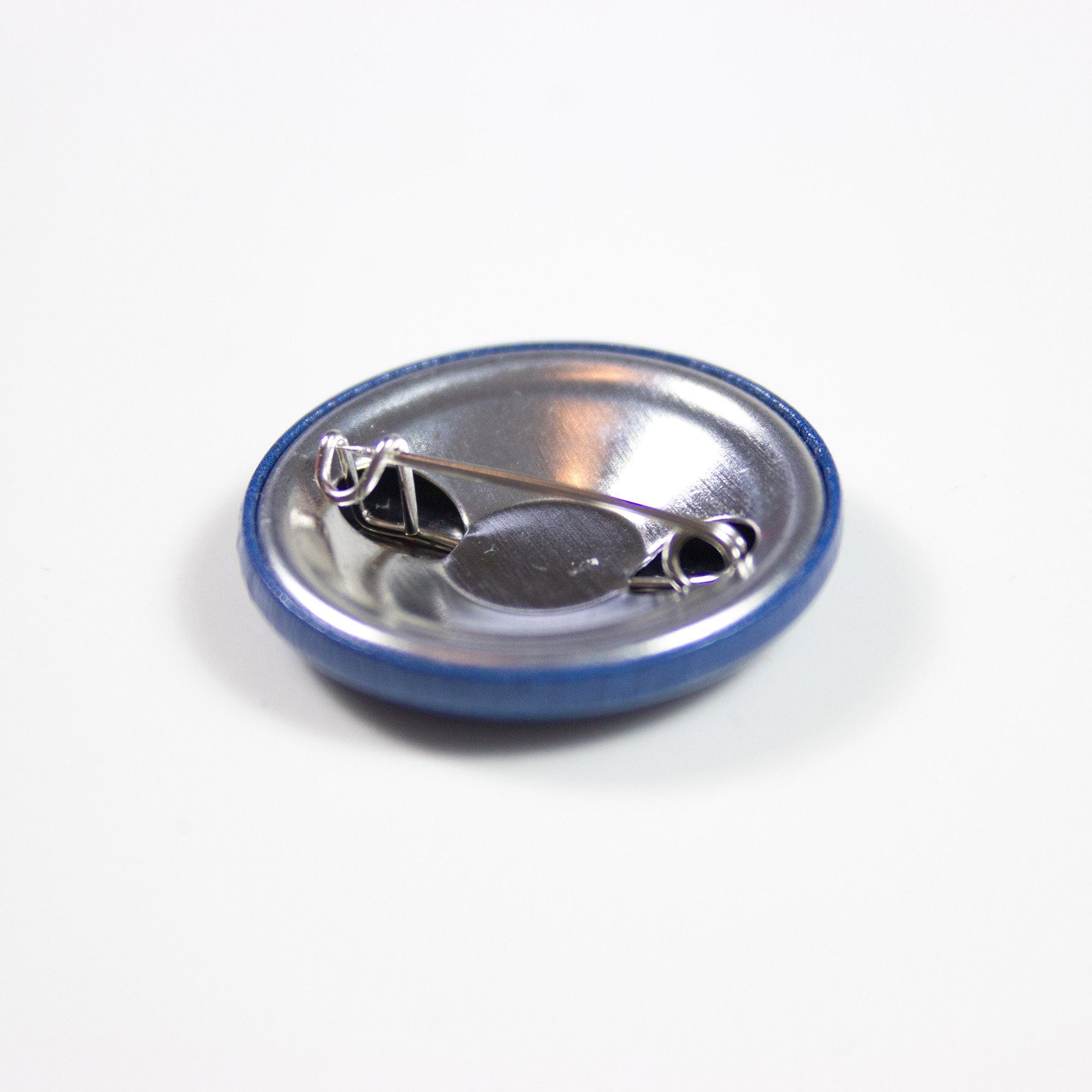 Bow & Hummingbird Button Button Moin