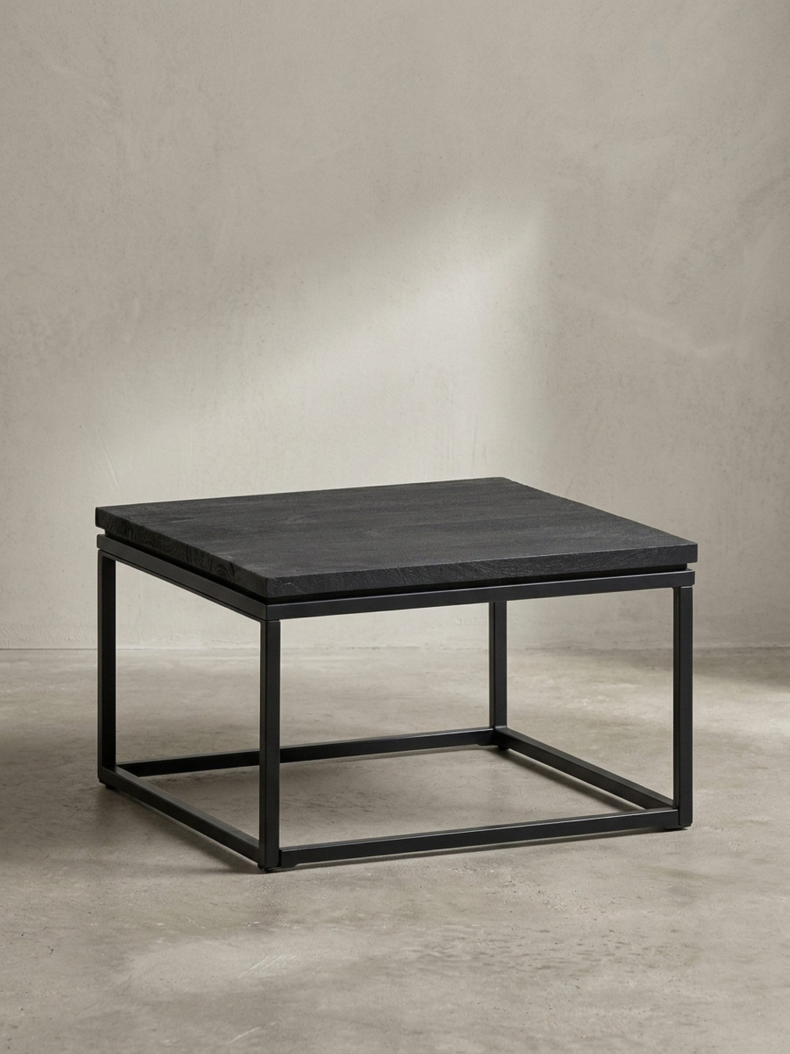 KADIMA DESIGN Couchtisch Couchtisch 60x60x35 cm Mango Massivholz / Metall Schwarz Sofatisch (Kaffeetisch Wohnzimmer Modern), Quadratisch, Design Wohnzimmertisch mit natürlicher Holzmaserung