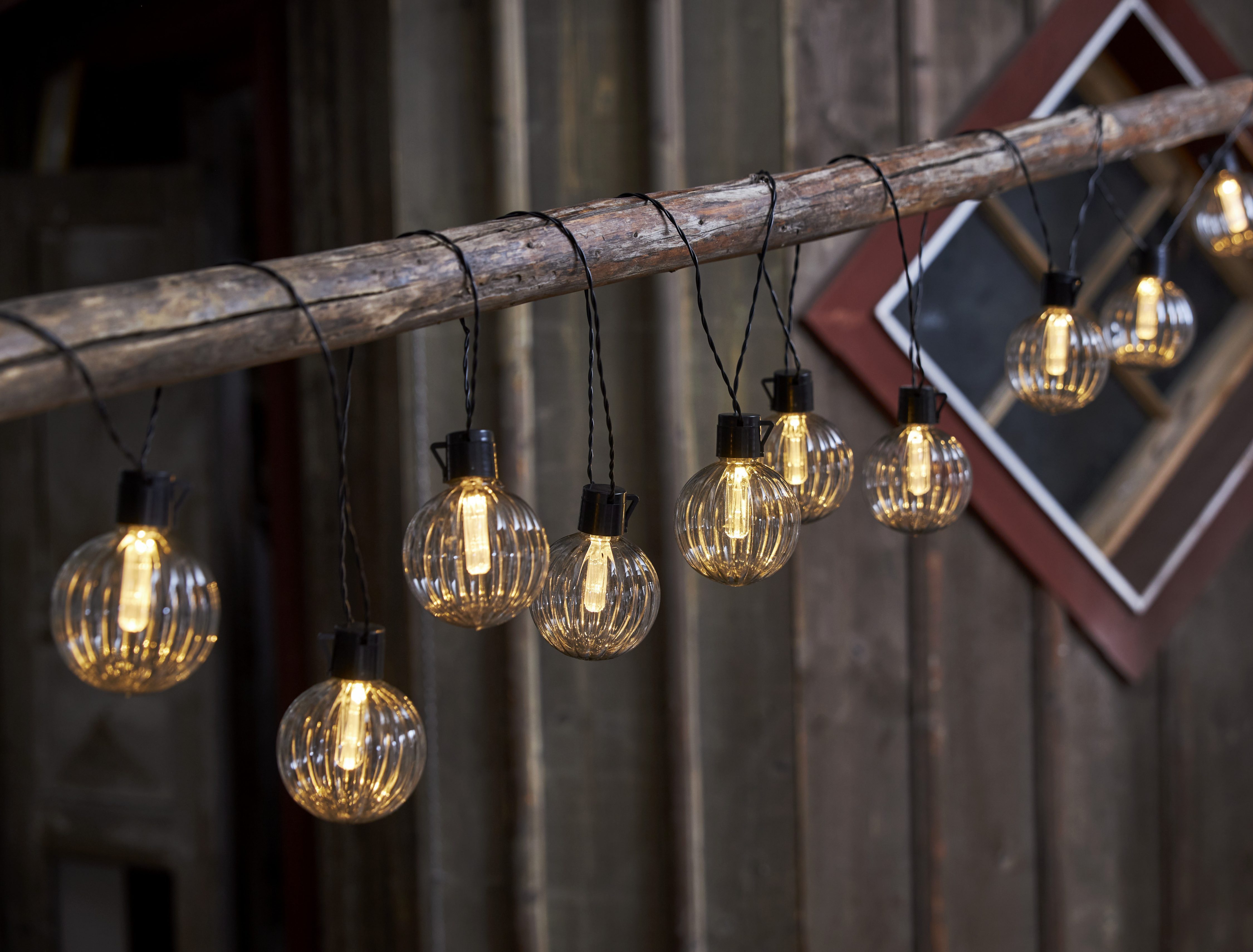 STAR TRADING LED-Lichterkette Archy, 10-flammig, 10 Kugeln aus PC mit Ø 8 cm, 3,6 m Länge plus 5 m Zuleitung, IP44