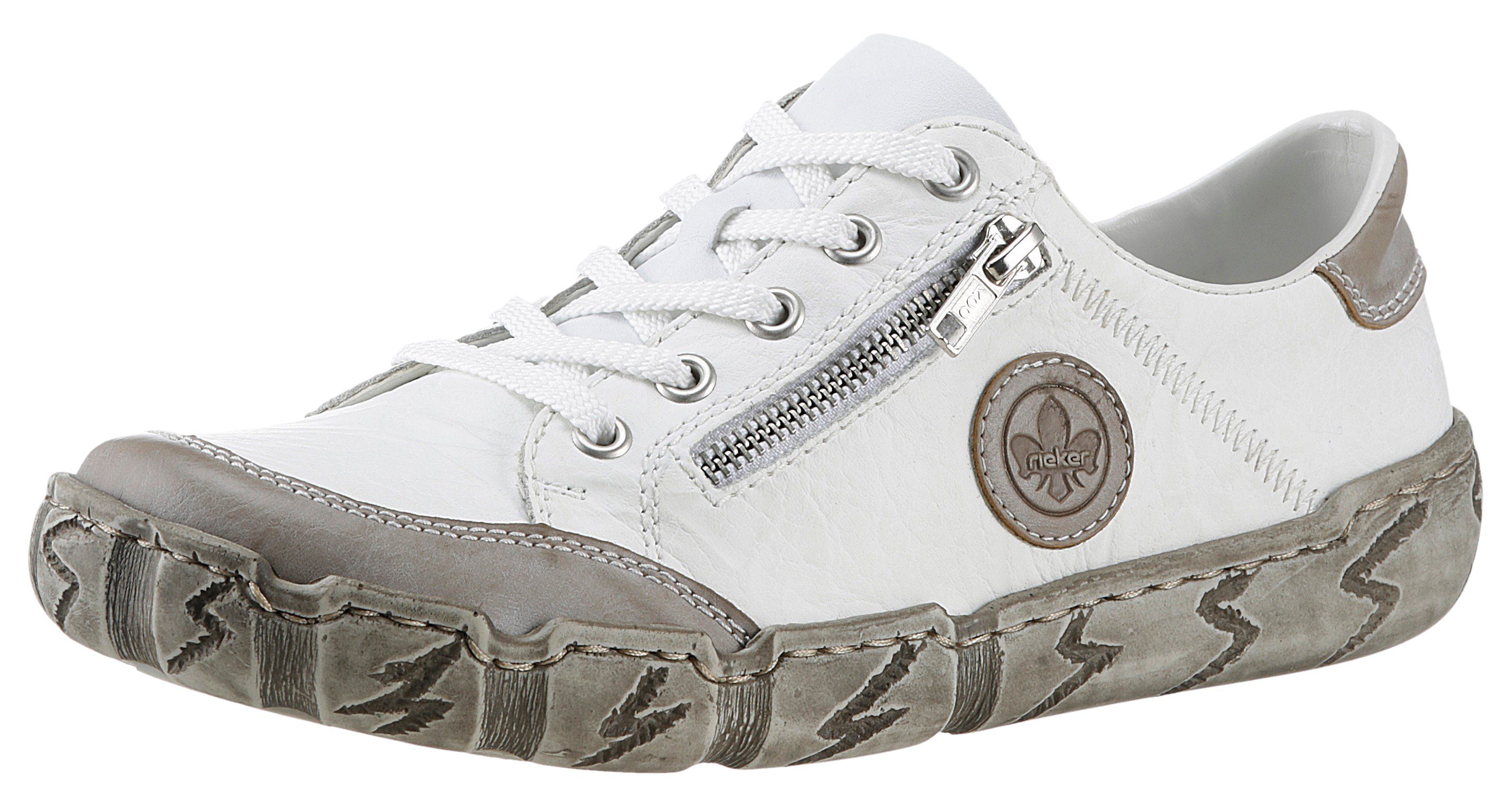 Sneaker