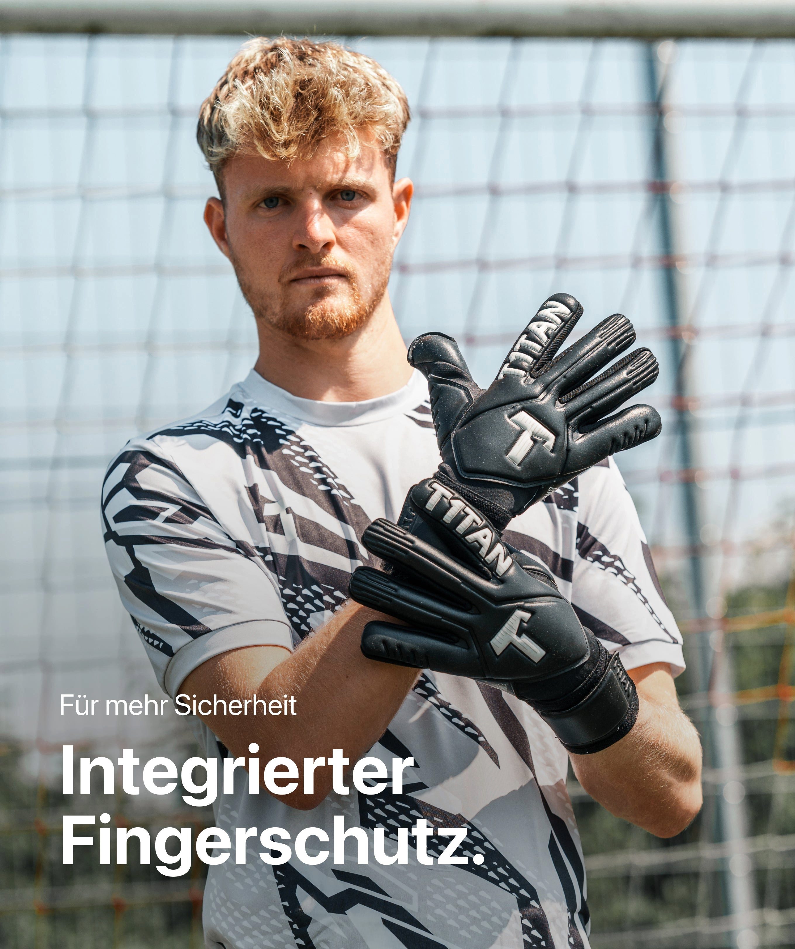 T1TAN Torwarthandschuhe Torwarthandschuhe Erwachsene Legend Black-Out mit Fingerschutz