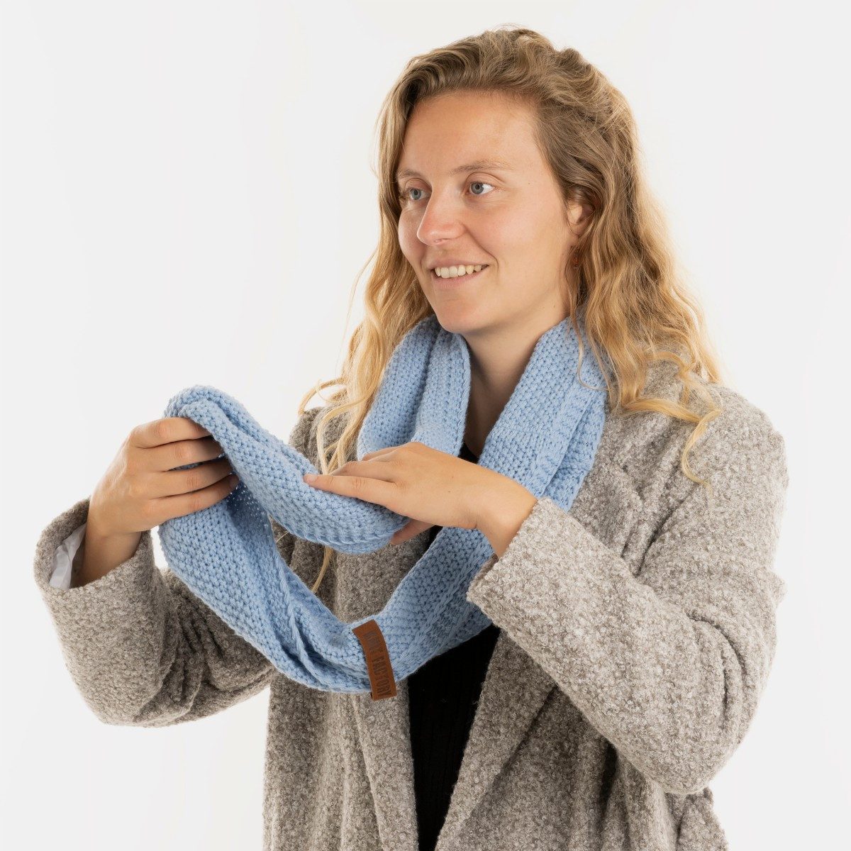 Knit Factory Strickschal Coco Loop Schal Crystal Blue One Size, (Set, 1-St. Spar-Set), Schal Damen Herren set loop tücher schals winter Strick Mode herbst