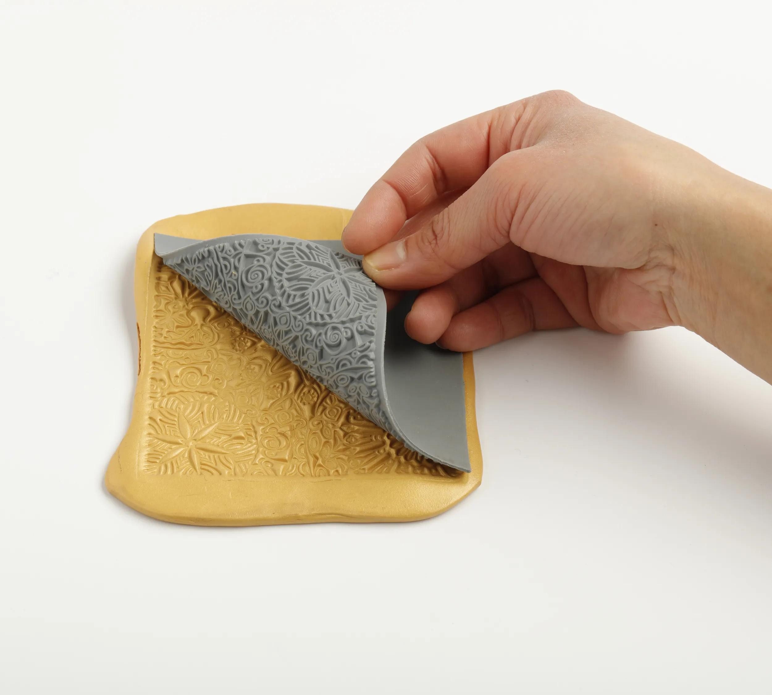 Cernit Modelliermasse 10x Texturmatte, Mandala - Grau CE95025C, Texturmatte