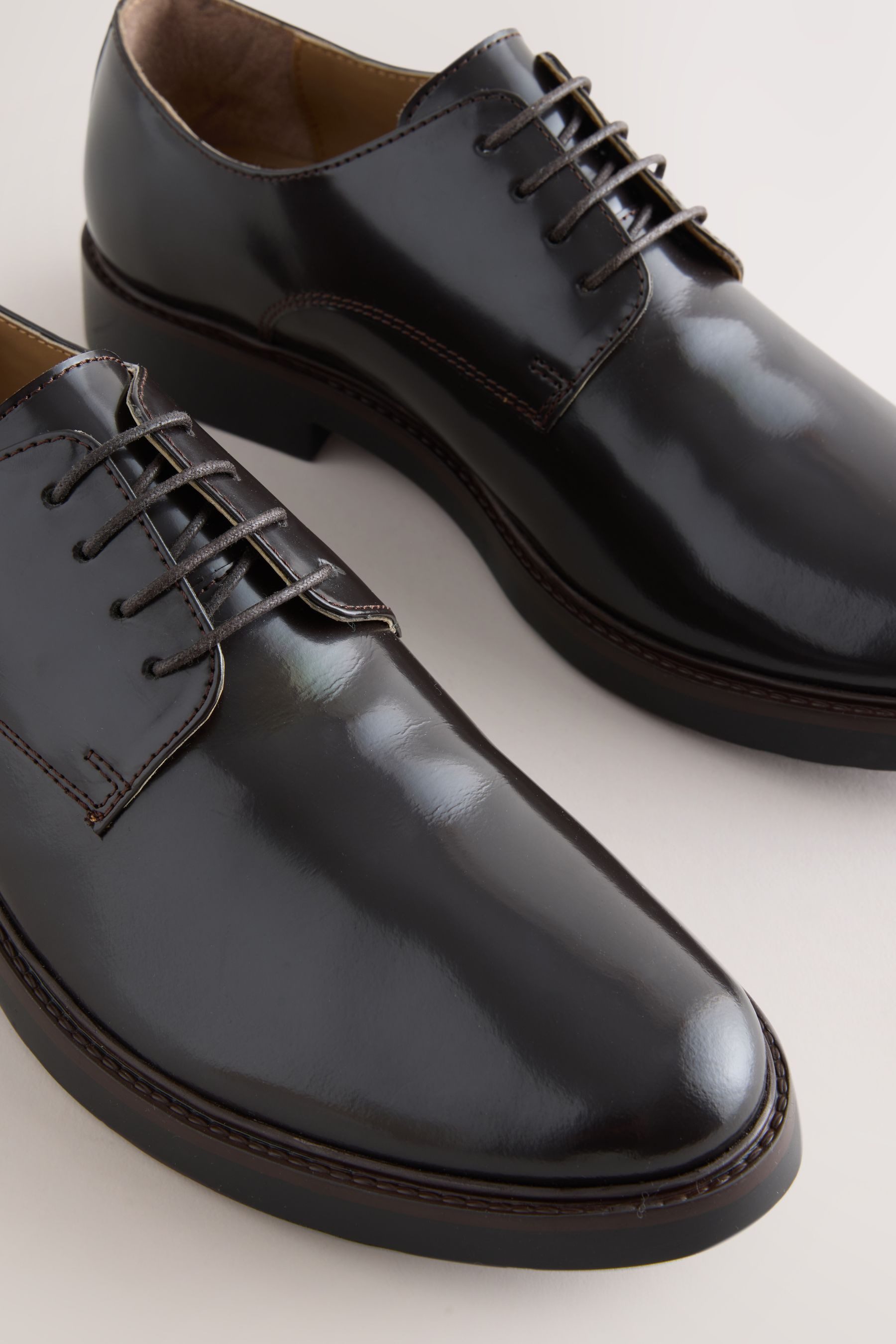 Next Glänzende Derby-Schuhe aus Leder Schnürschuh (1-tlg)