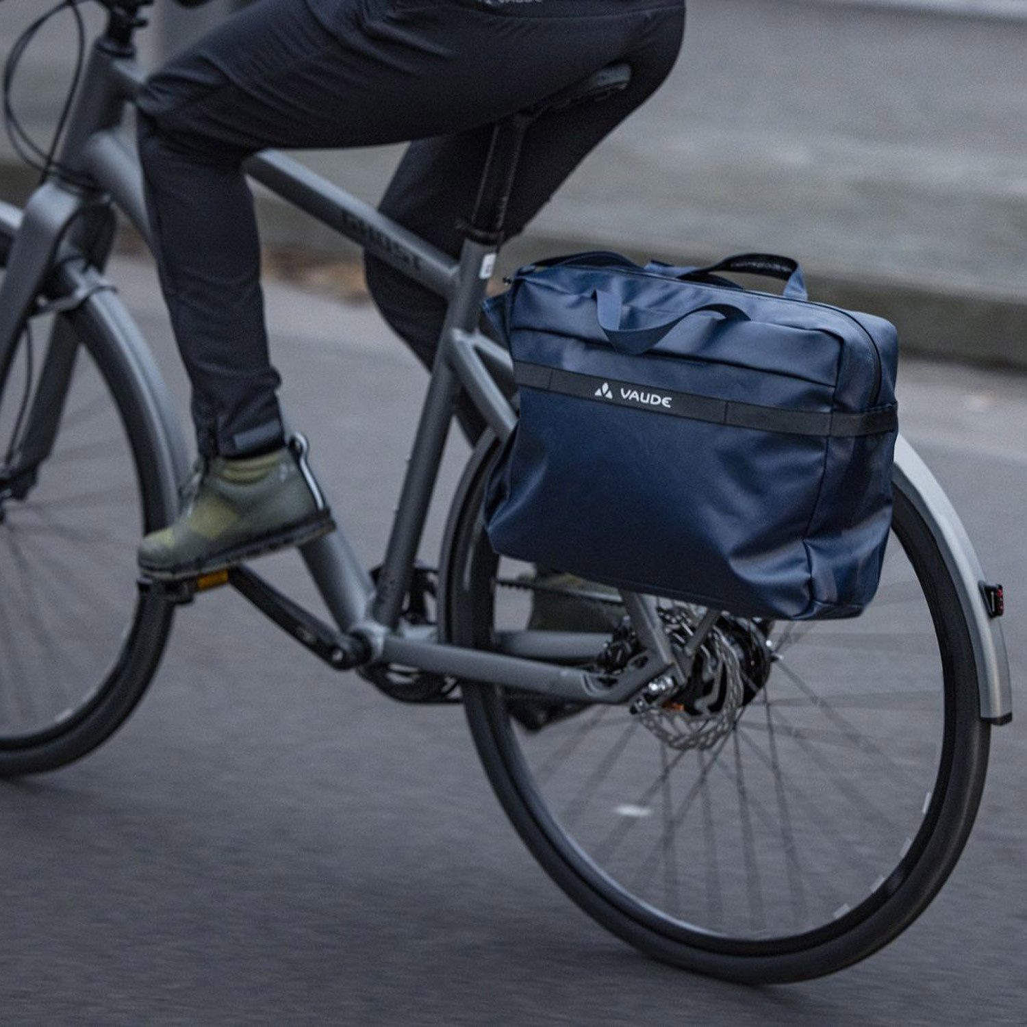 VAUDE Umhängetasche Vaude Büro-/Fahrradtasche Mineo Commuter Briefcase 17 eclipse (1, 1-tlg., 1)