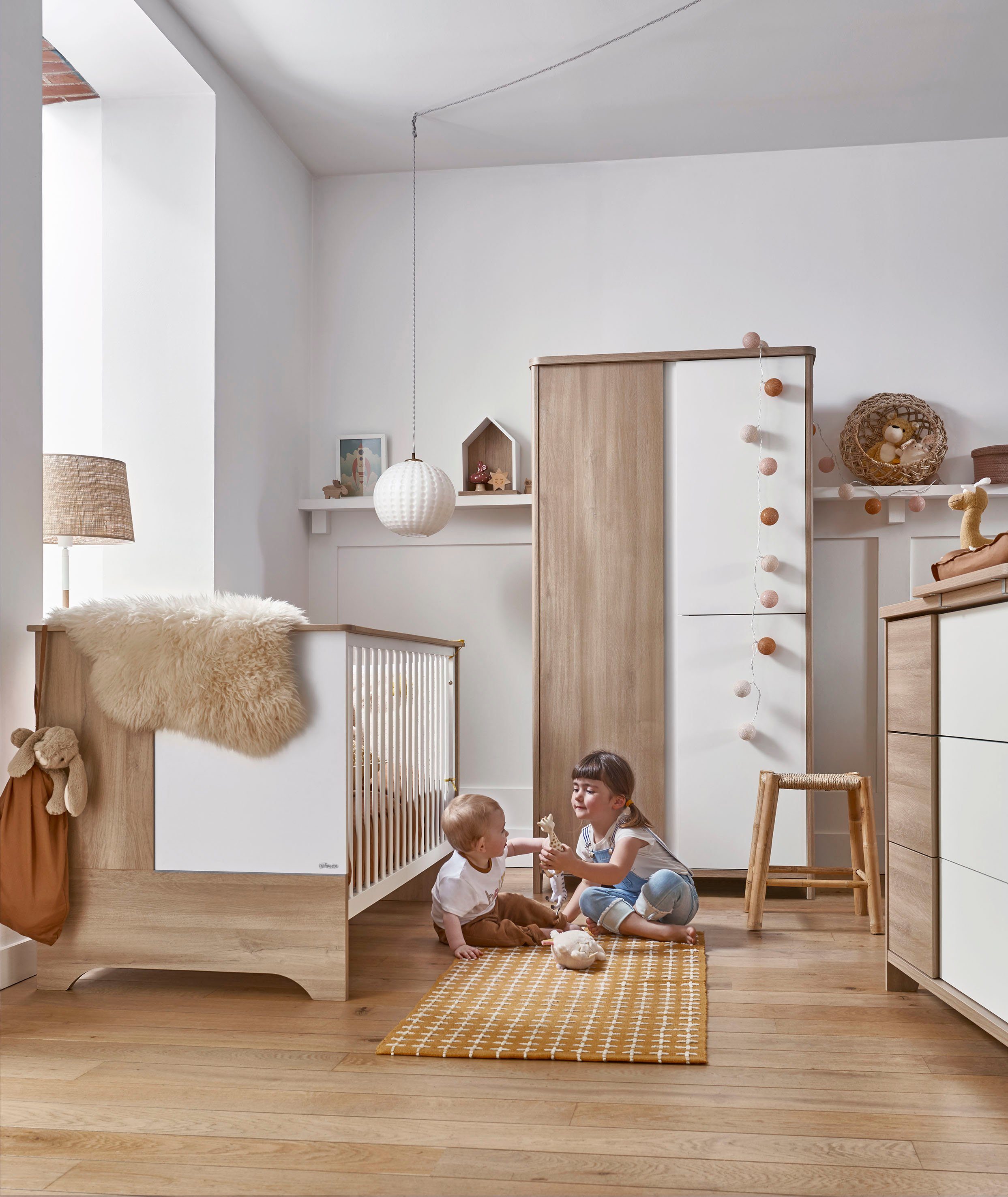 Galipette Babyzimmer-Komplettset Sasha, (Set, 5-tlg., Bett, Wickelablage, Kleiderschrank, Kommode und kleines Bücherregal)