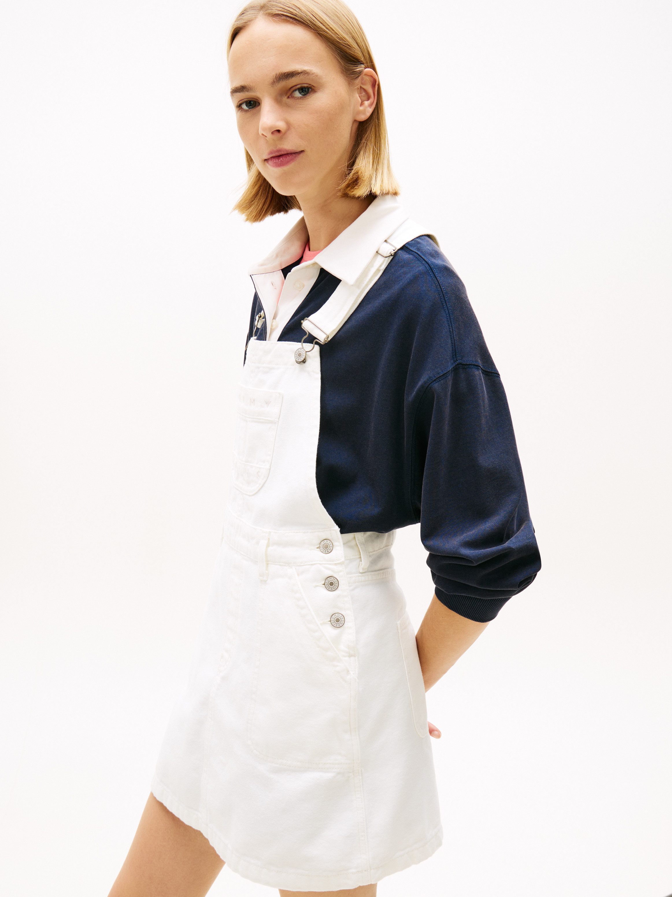 Tommy Jeans Latzkleid DENIM DUNGAREE DRESS FLG BJ6099 in Mini-Länge, Regular Fit