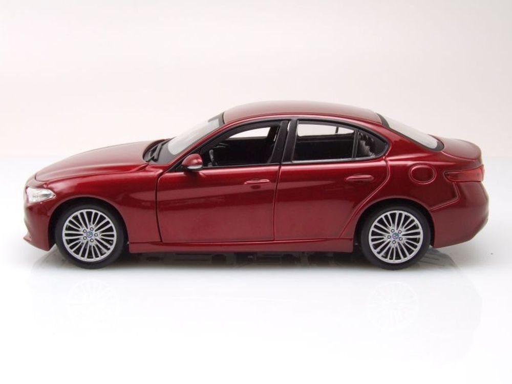 Bburago Modellauto Alfa Romeo Giulia 2016 rot metallic, Maßstab 1:24
