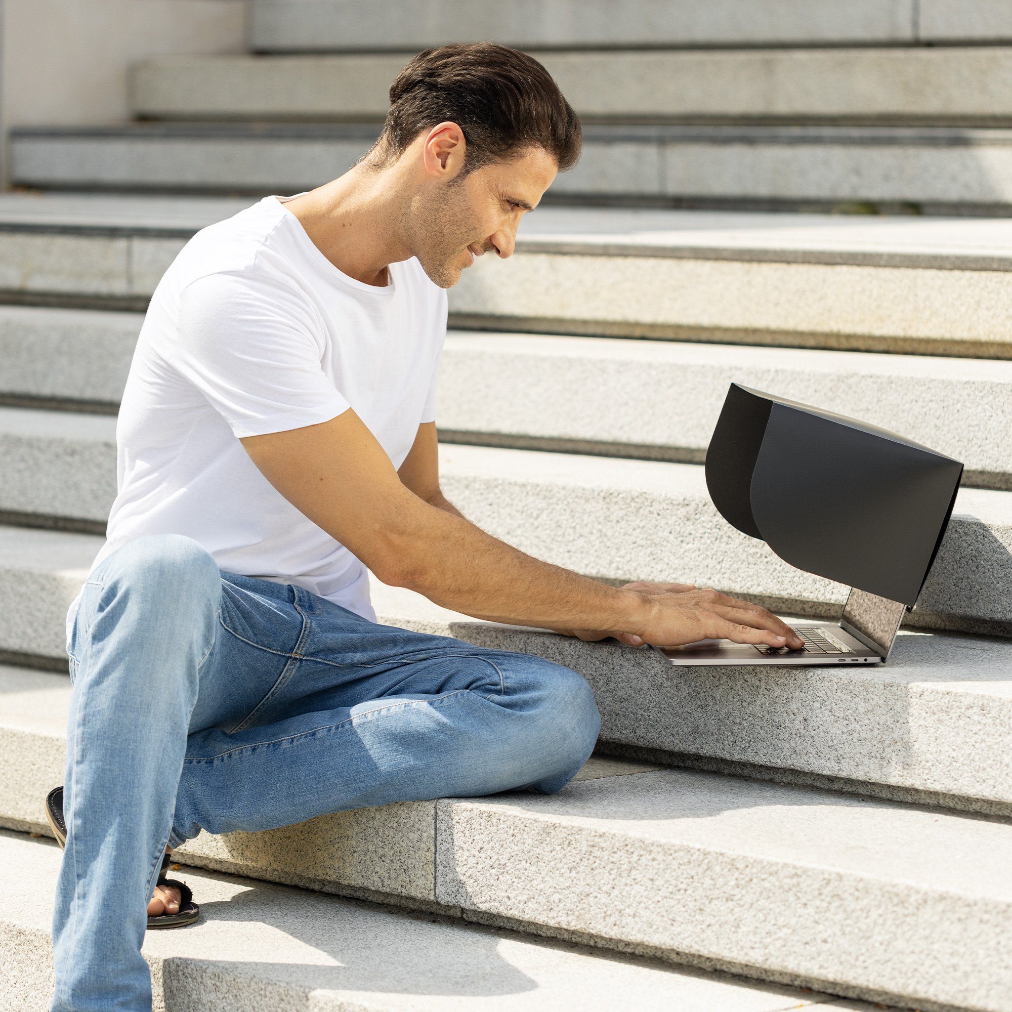 kwmobile Etui Tragbarer Laptop-Sonnenschutz - Blendschutz günstig online kaufen