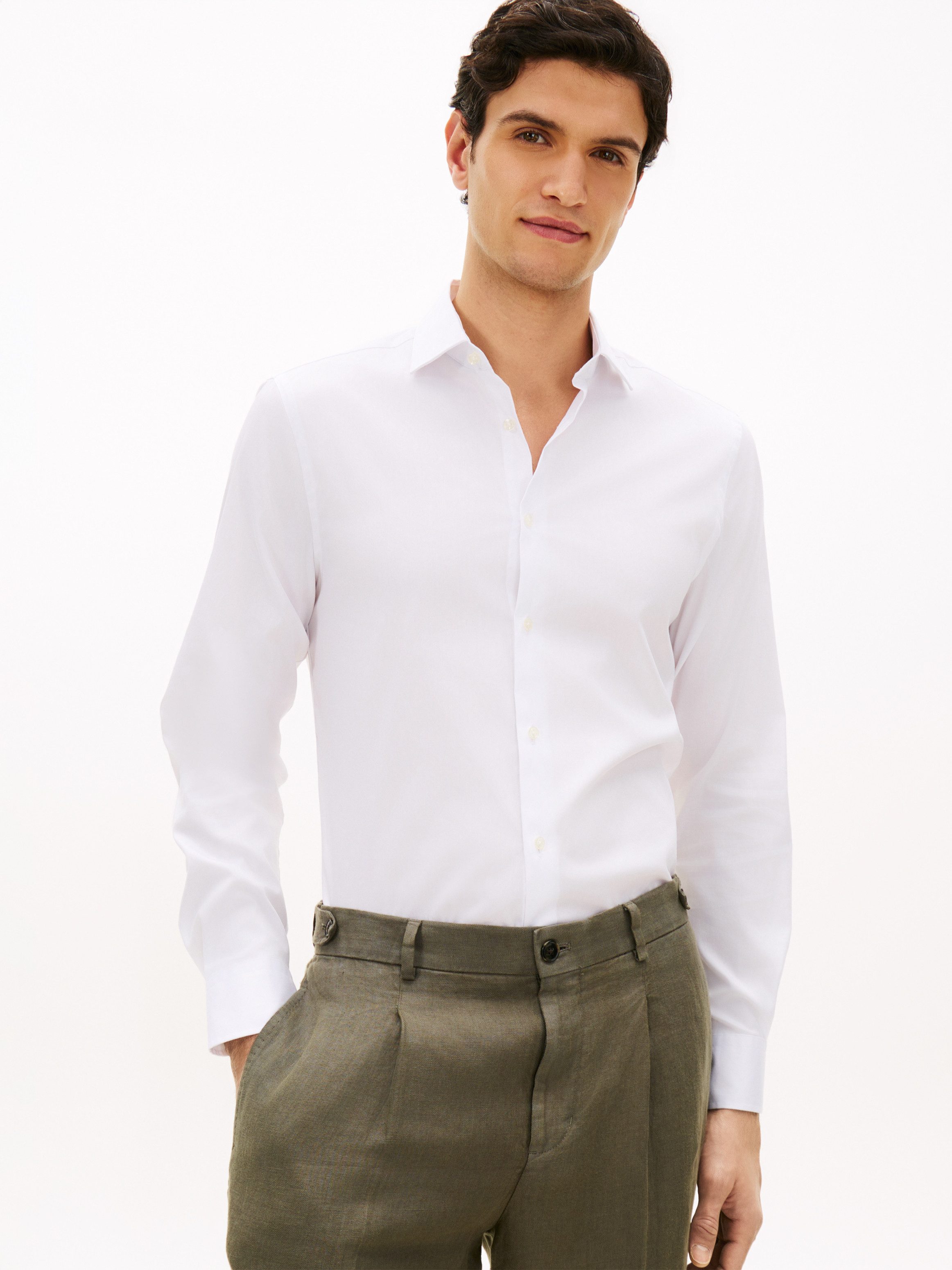 Tommy Hilfiger Langarmhemd DC FLEX COLLAR SOLID Flex Collar Technologie, elastischer Kragen für angenehmen Fit