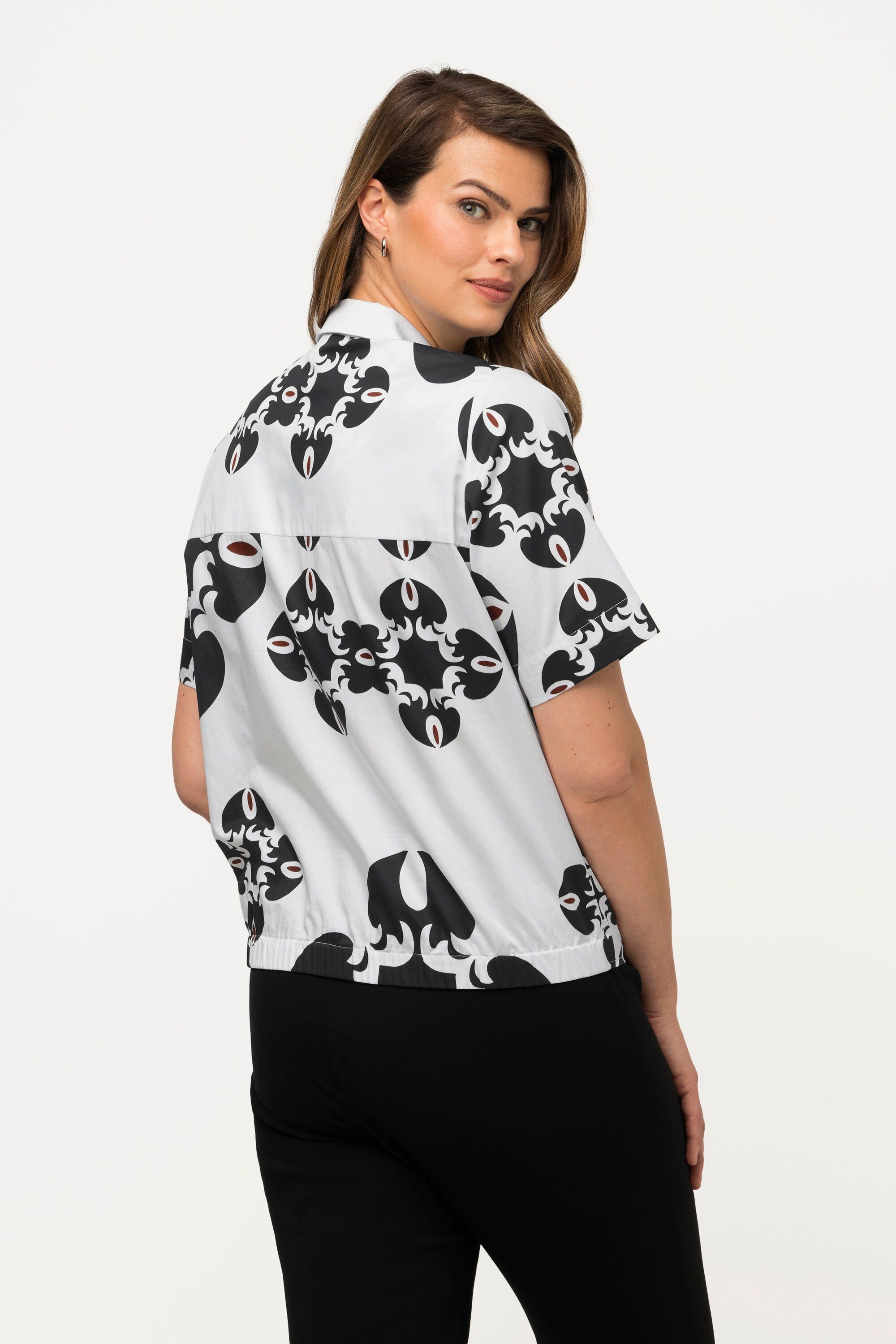 Ulla Popken Hemdbluse Bluse grafischer Druck Saumknoten Hemdkragen