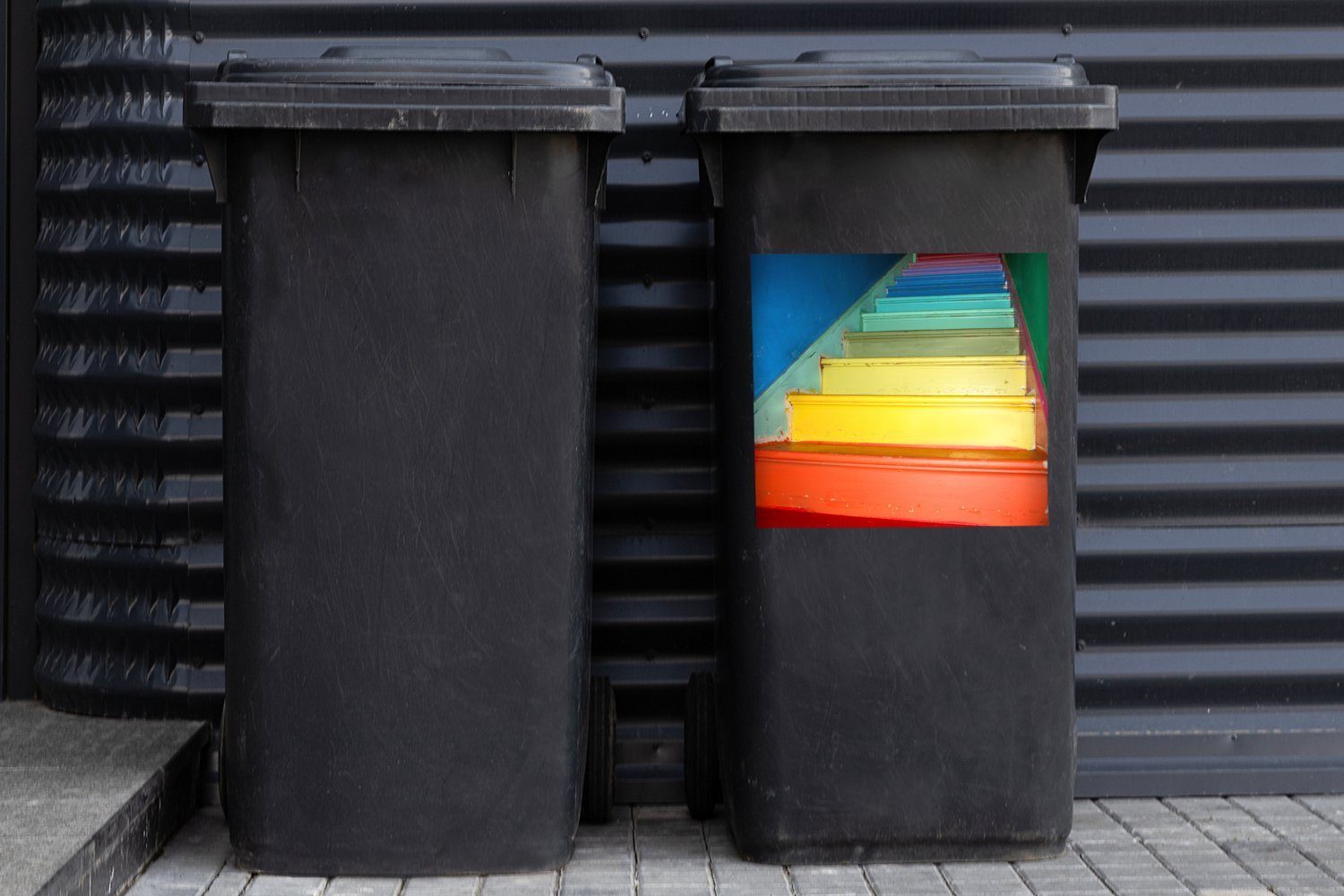des Wandsticker den Container, MuchoWow (1 Mülleimer-aufkleber, in Farben Regenbogens Mülltonne, Abfalbehälter Treppe Sticker, St),