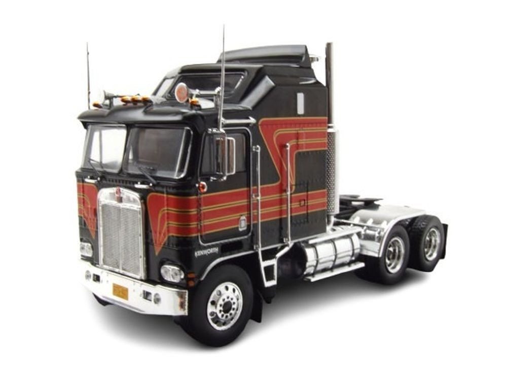 ixo Models Modellauto Kenworth K 100 Aerodyne Zugmaschine 1976 schwarz rot, Maßstab 1:43