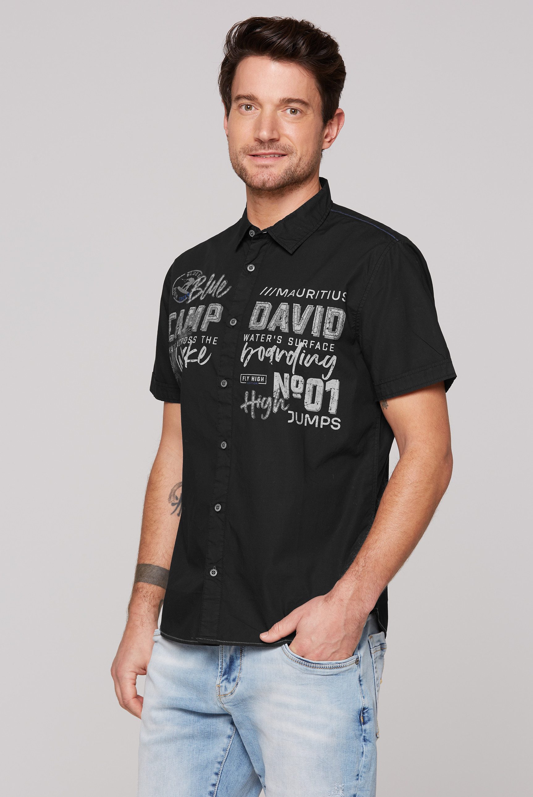 CAMP DAVID Kurzarmhemd mit Stickerei