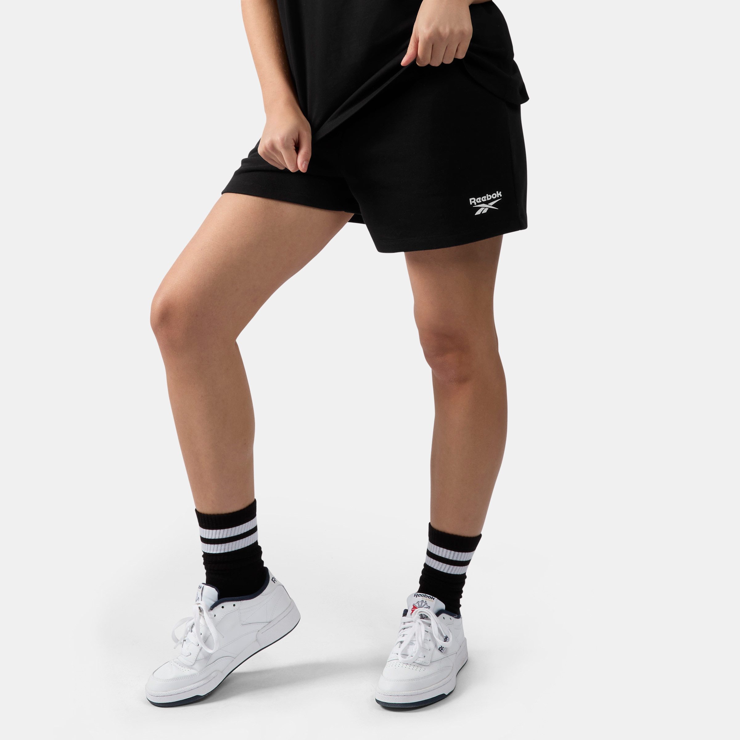 Reebok Sweatshorts TYLA SHORTS Sweatshorts-Design, sportlicher Stil, für Freizeit
