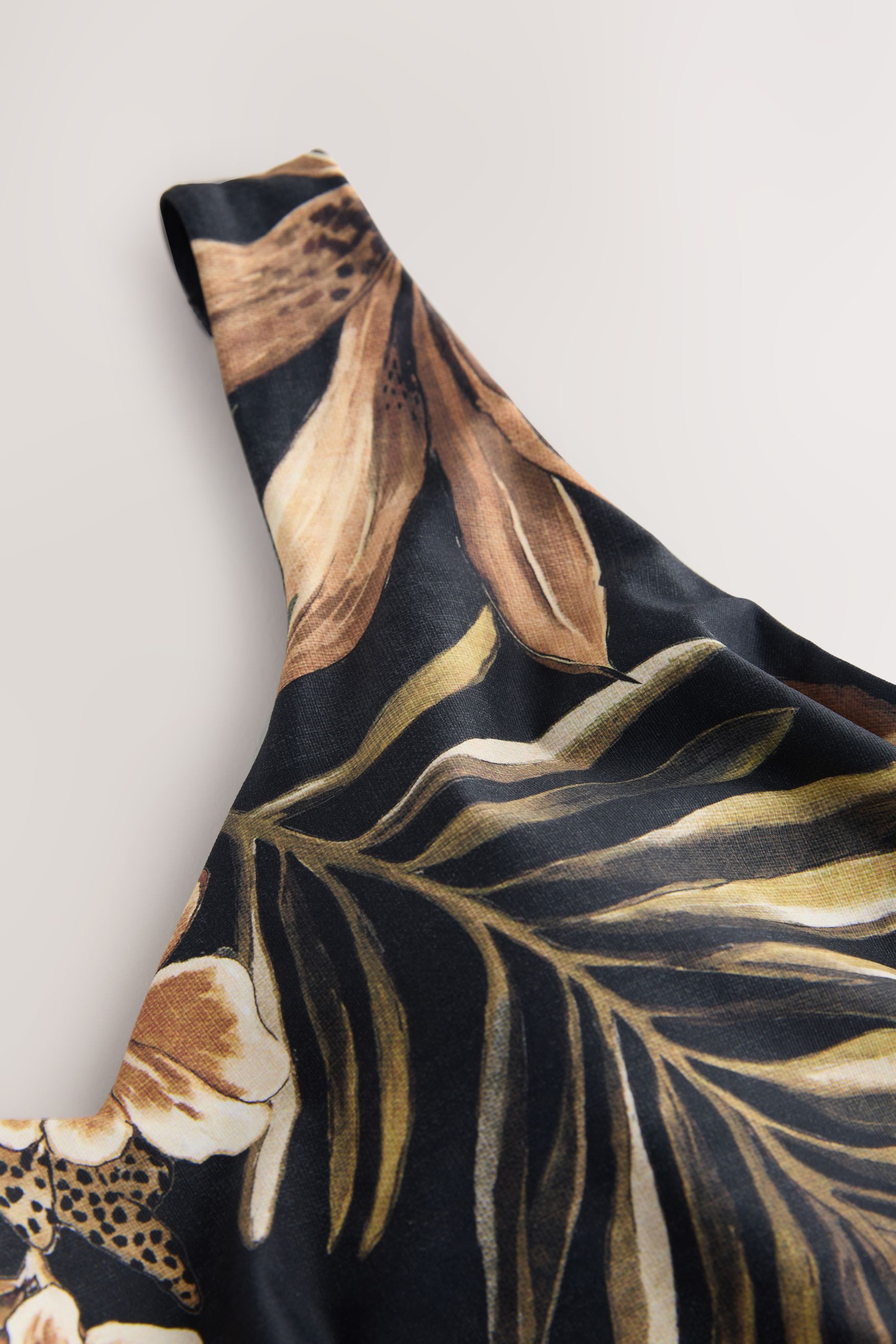Next Badeanzug Bauchformendes Badekleid mit Röckchen (1-St)