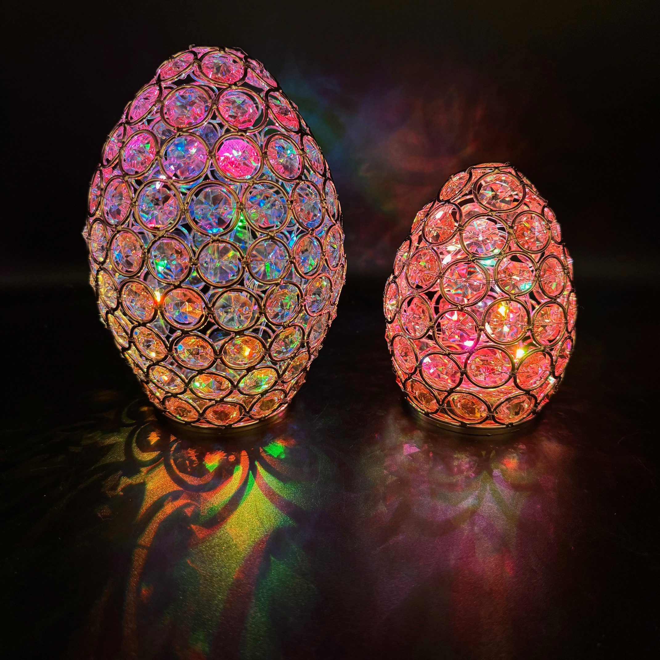 Osterfigur 2 magische Ostereier mit Glaskristallen & LED-Lichterkette - Osterdeko