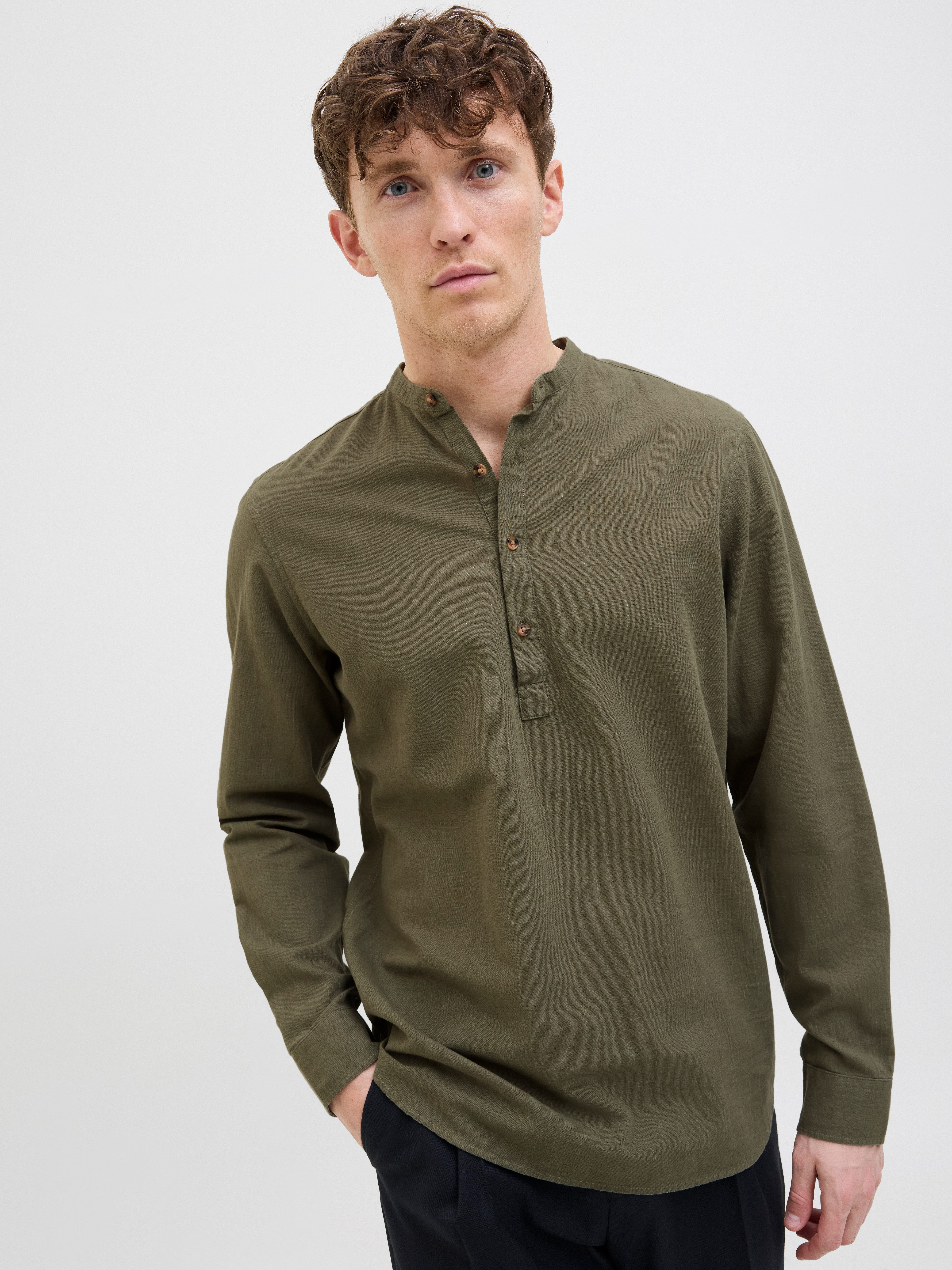 Jack & Jones Langarmhemd JJESUMMER HALF PLACKET SHIRT LS SN mit Bandkragen günstig online kaufen
