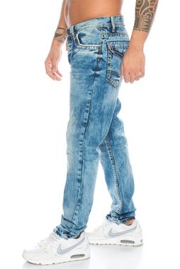 Cipo & Baxx Regular-fit-Jeans Herren Jeans Hose mit ausgefallenem Kontrastnahtdesign Verschiedene dicke Kontrastnähte und kleine Akzente