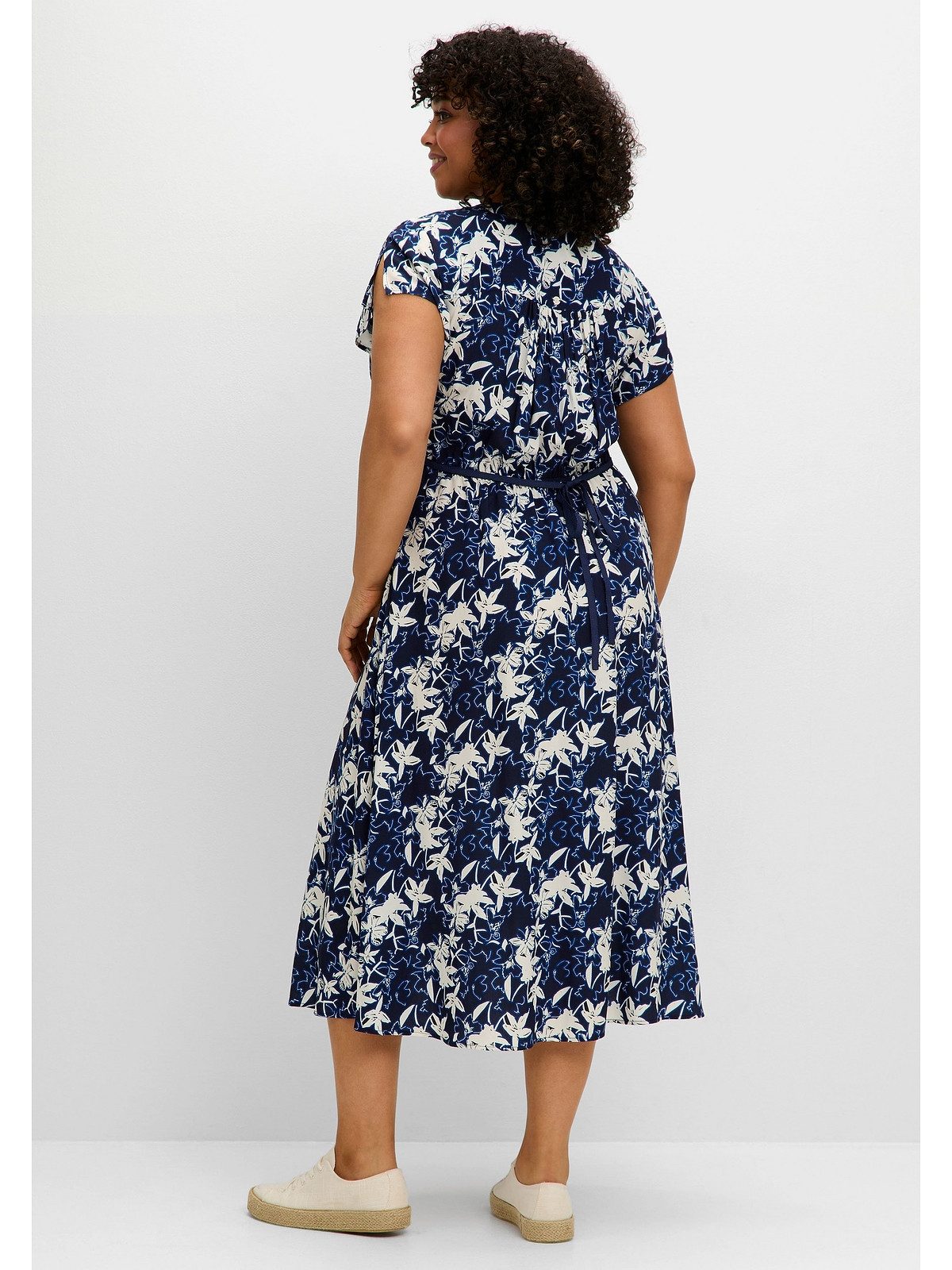 Sheego Druckkleid Große Größen in Wickeloptik, mit Alloverdruck