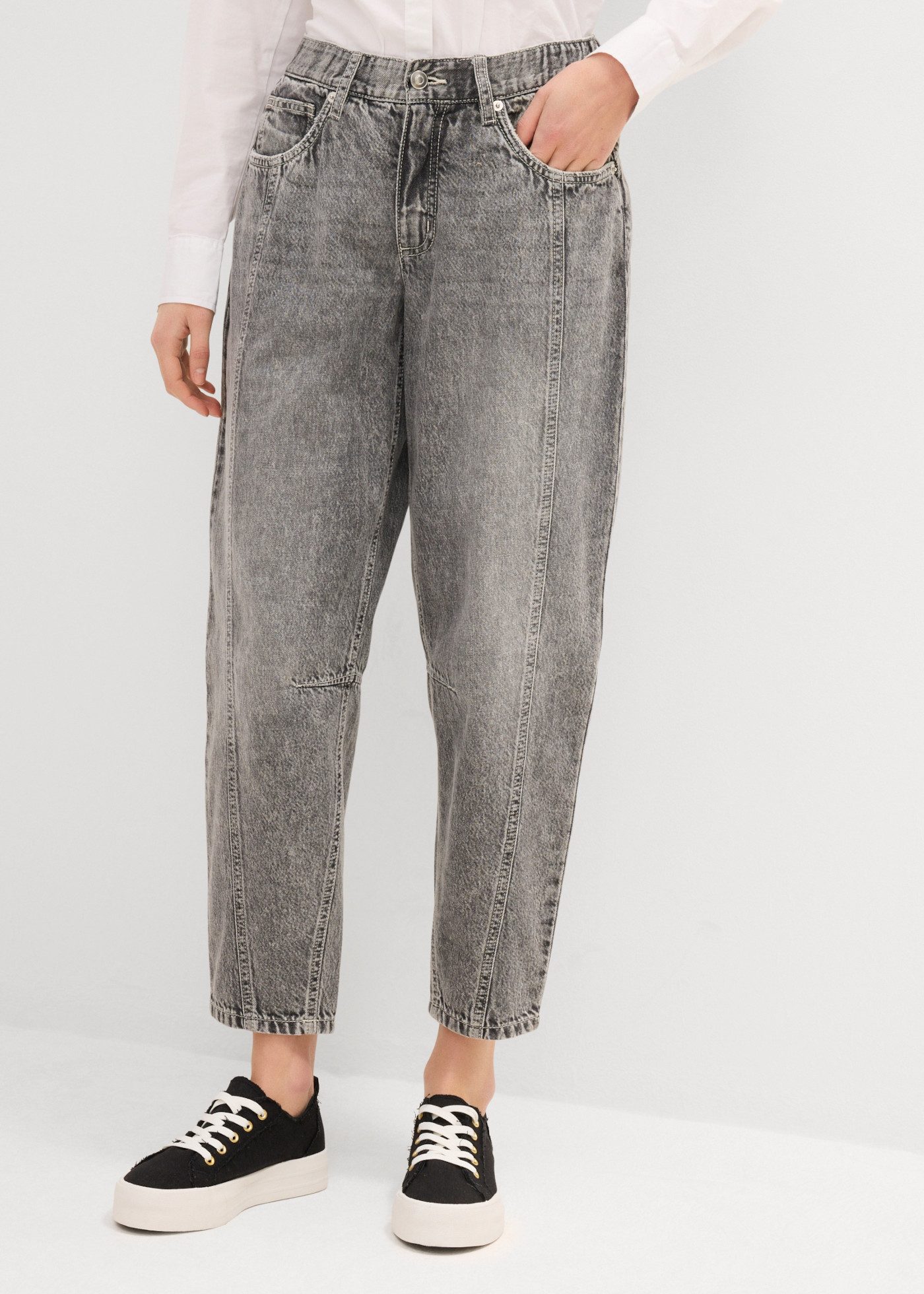 bonprix Loose-fit-Jeans lockere Passform, voluminöses, gerundetes Bein, fester Baumwoll-Denim