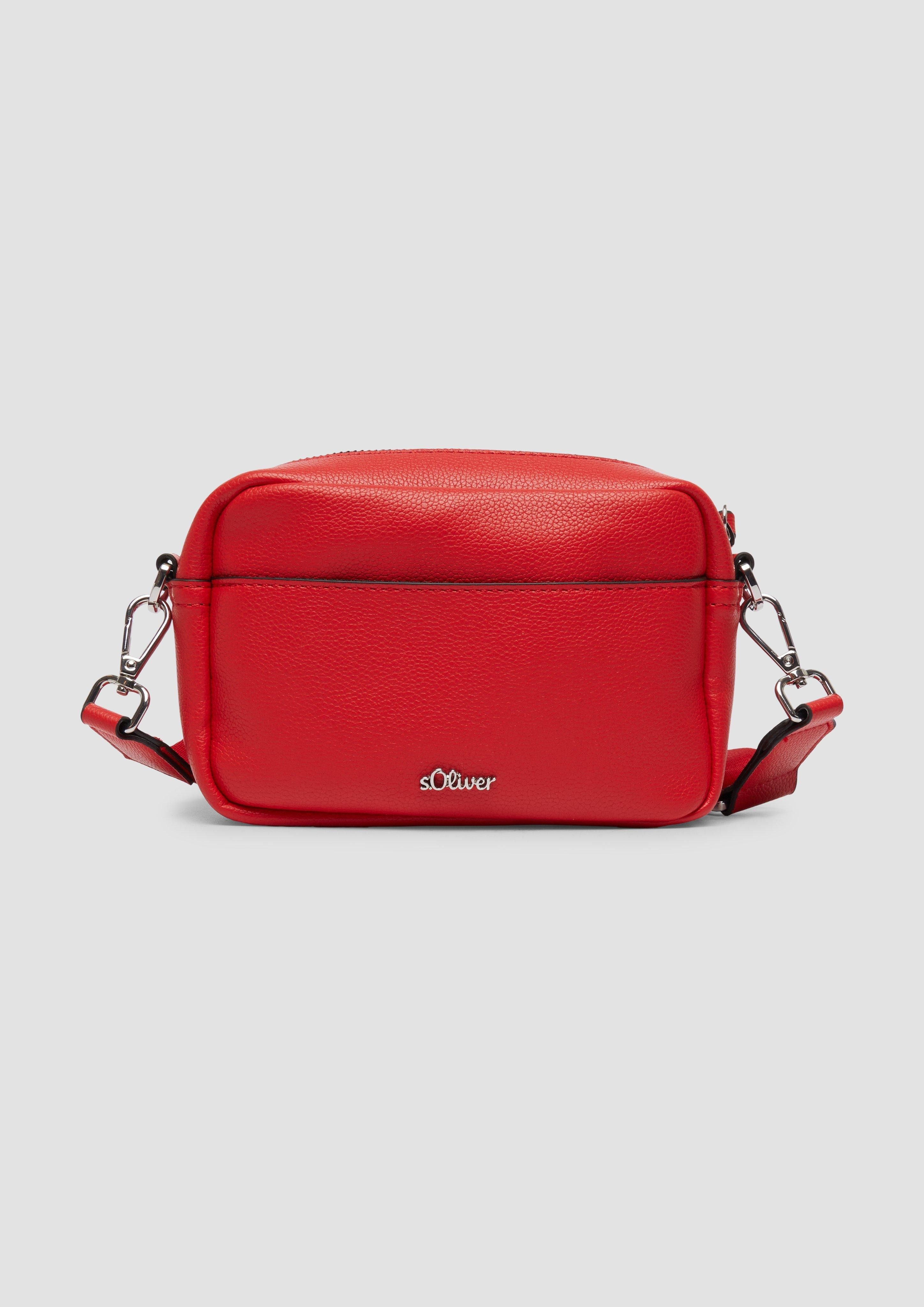 s.Oliver Tragetasche Camera-Bag mit Logo-Schultergurt und Reißverschluss, Logo