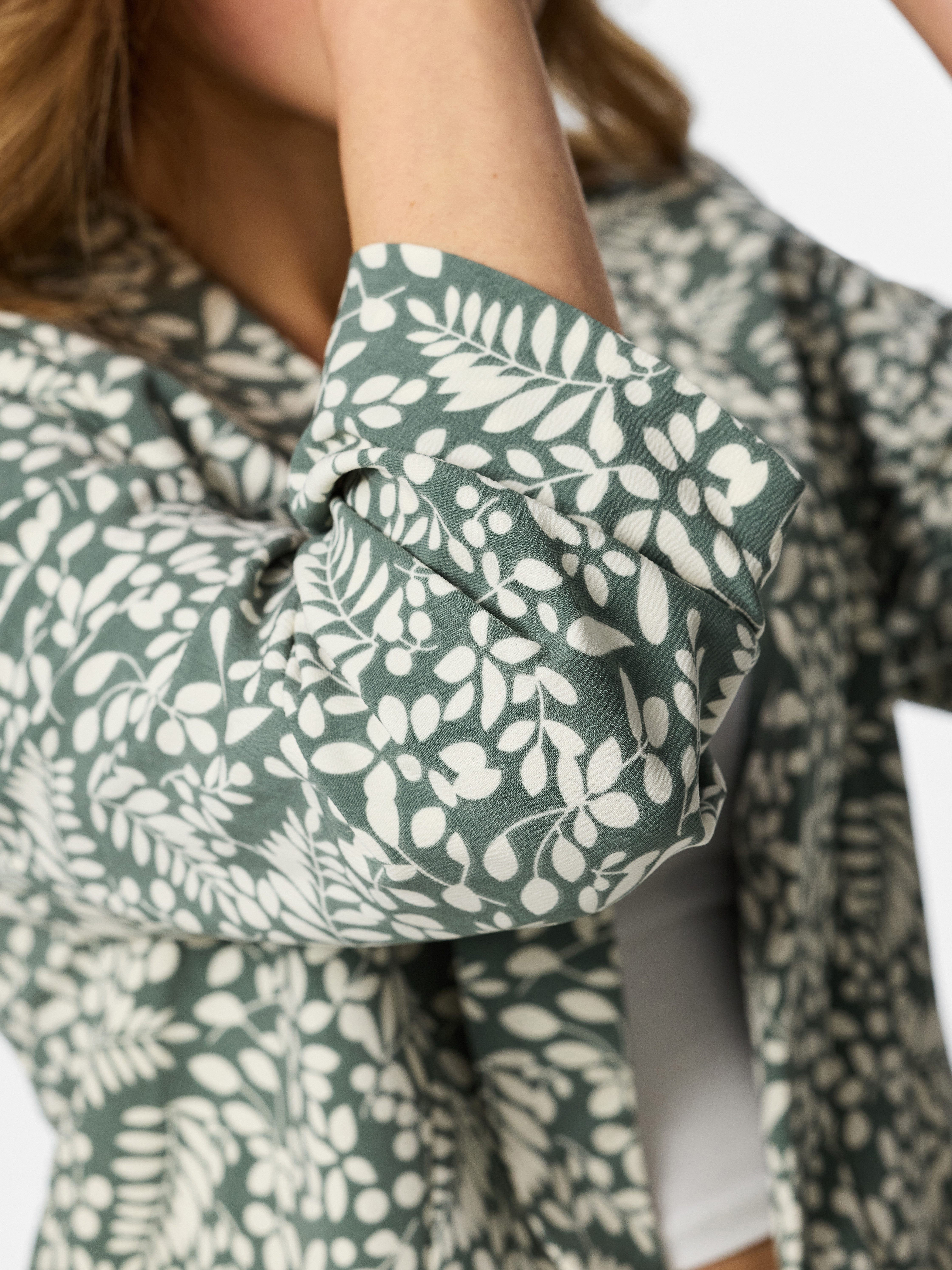 pieces Blusenblazer PCBOSELLA 3/4 PRINTED BLAZER NOOS mit 3/4 Ärmel