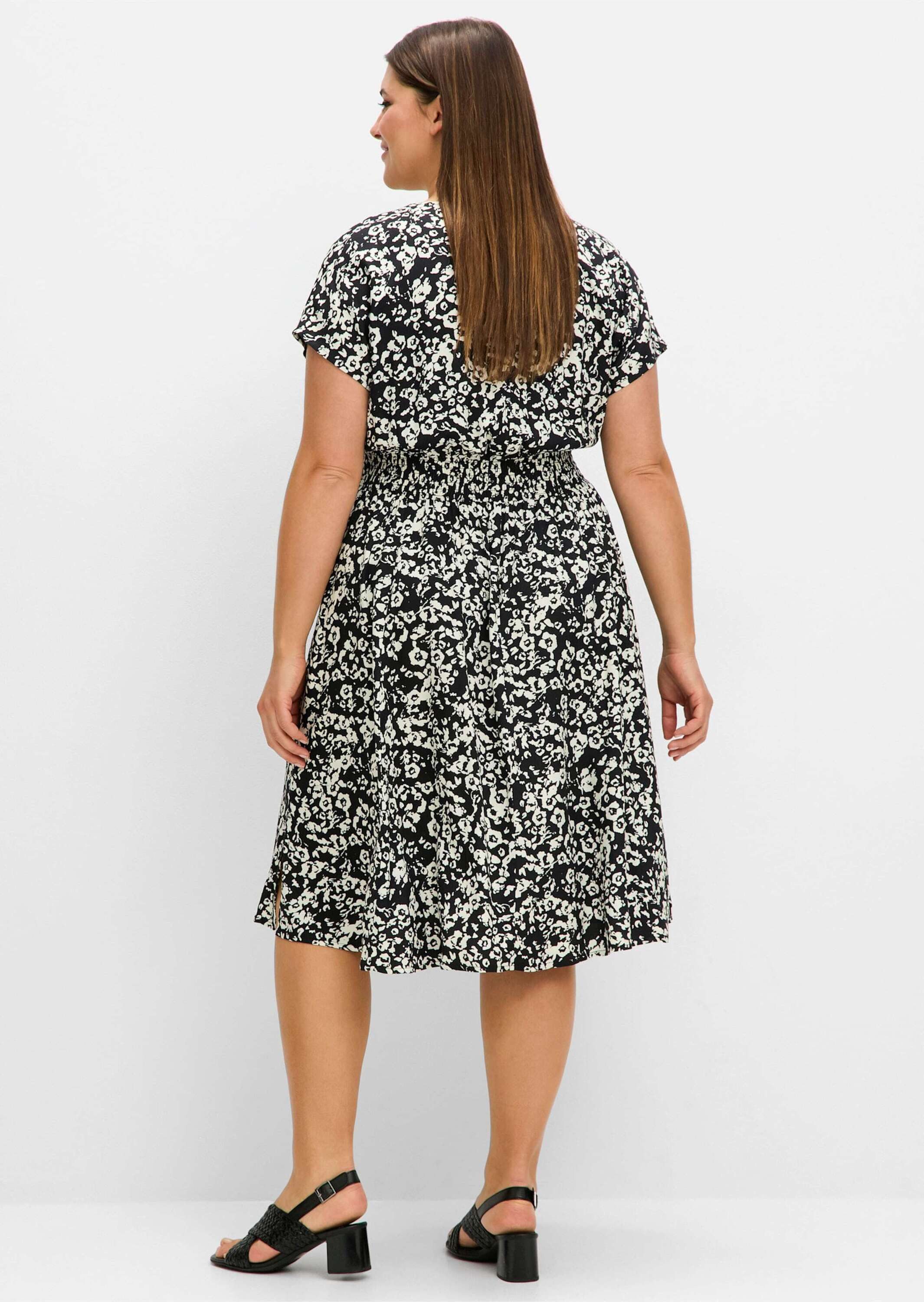 Sheego Etuikleid Sommerkleid Kurzarm mit Smokbund und weitem Rock