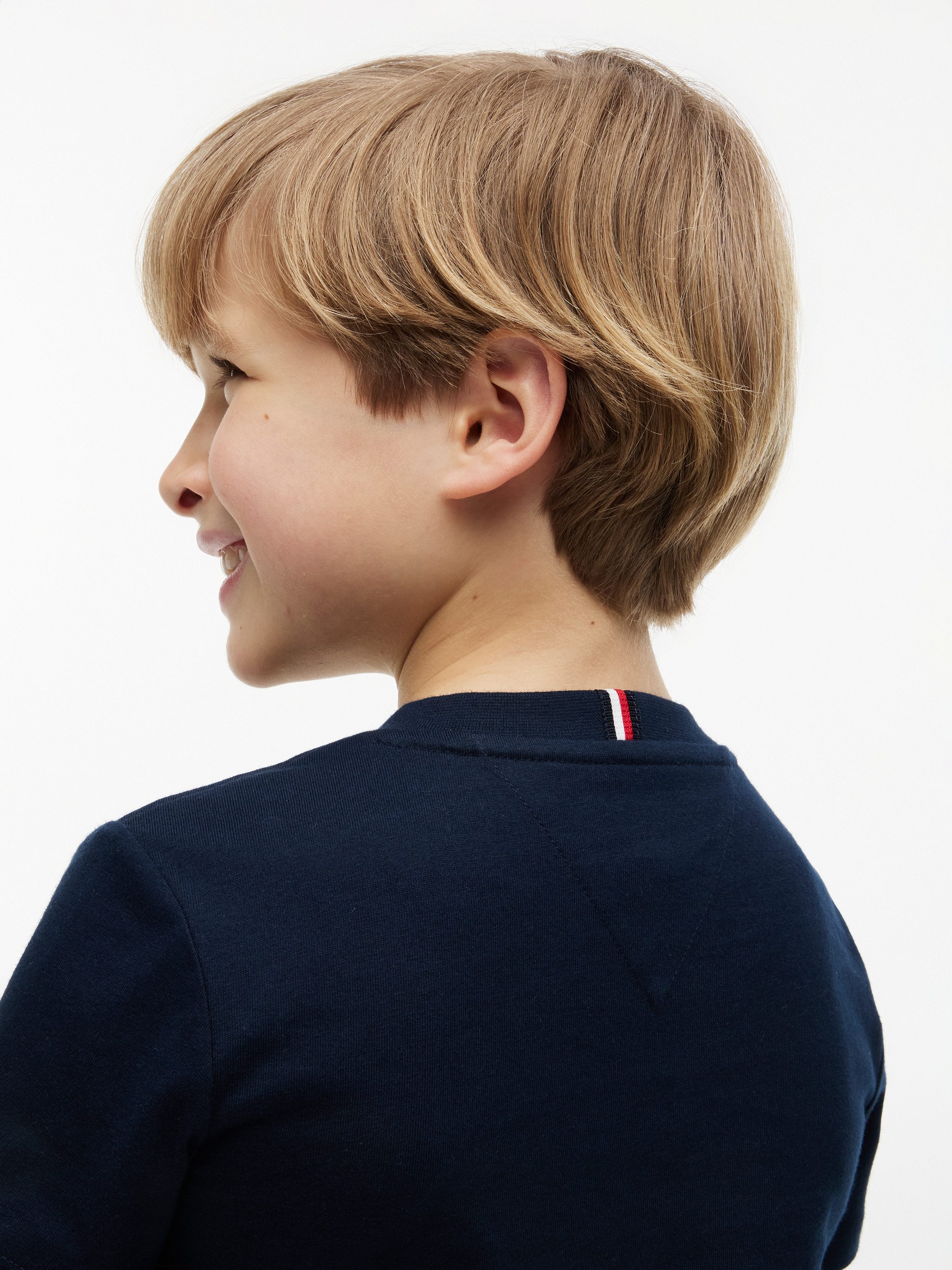 Tommy Hilfiger T-Shirt Rundhalsausschnitt, Regula Fit, reine Baumwolle, Kinder bis 16 Jahre – Bild 2 von 5