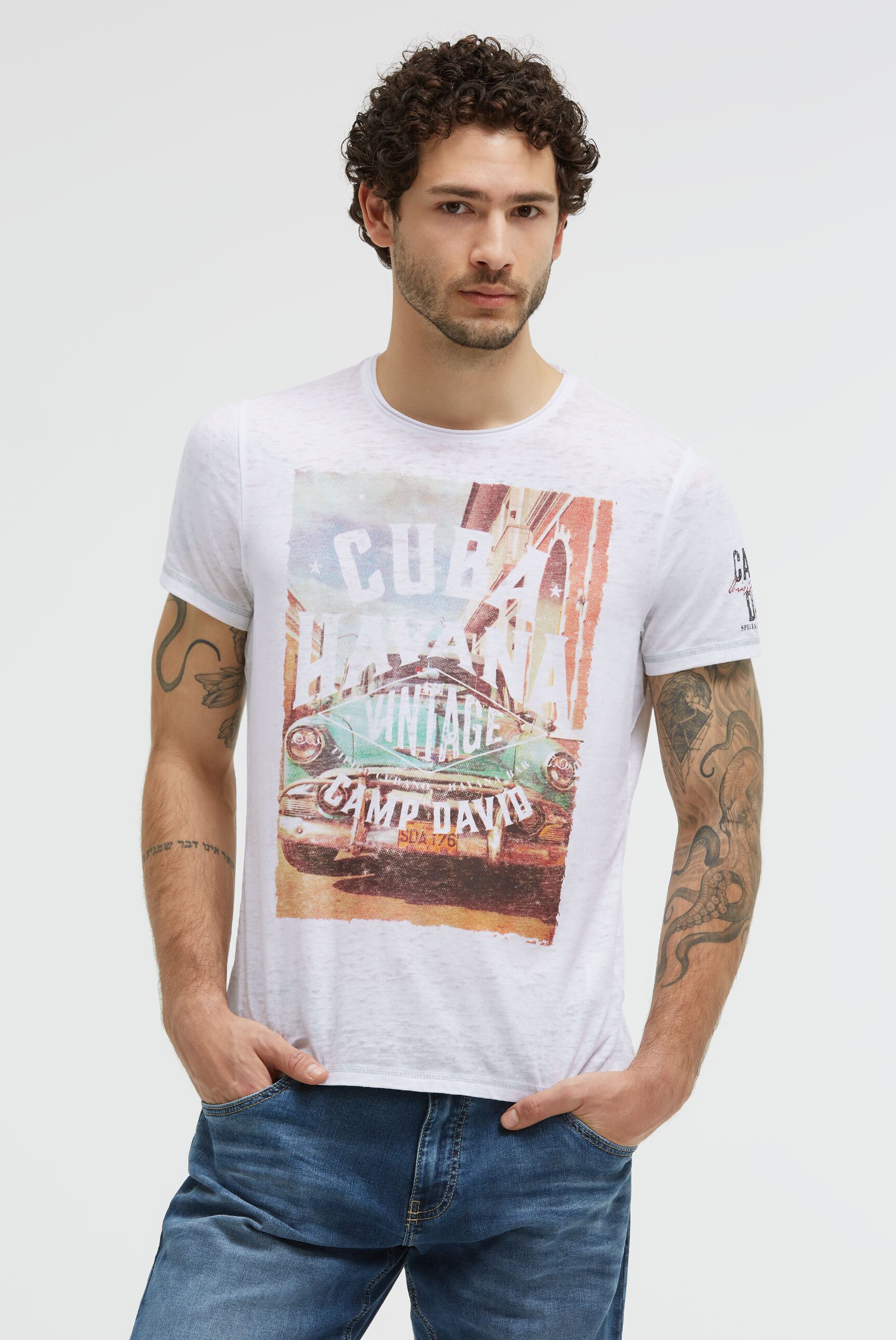 CAMP DAVID Rundhalsshirt mit offener Kante am Ausschnitt