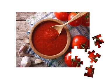 puzzleYOU Puzzle Knoblauch für Tomatensauce mit Basilikum, 48 Puzzleteile, puzzleYOU-Kollektionen Essen und Trinken