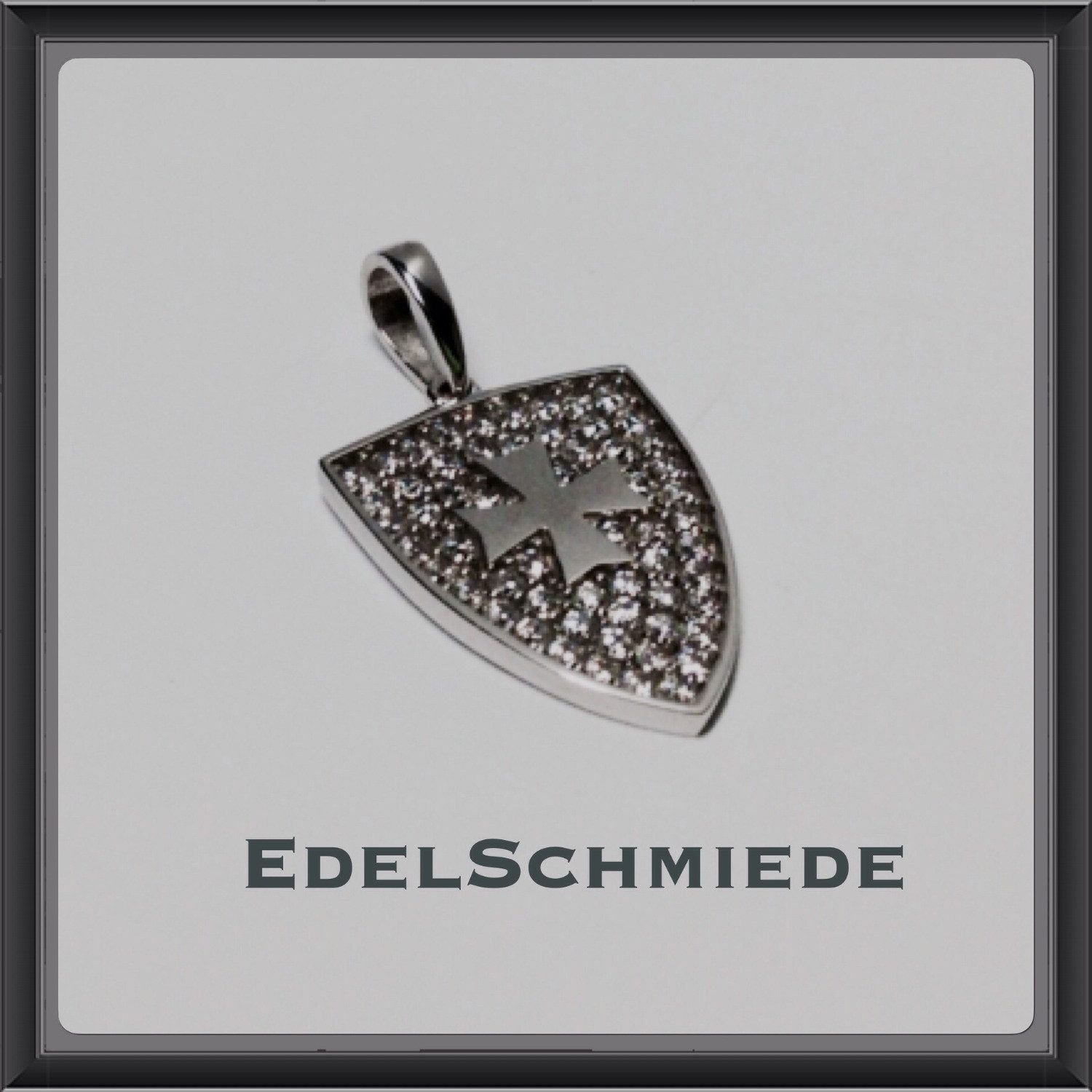 Kettenanhänger Ritterschild als Kettenanhänger, 925/- rhod. Zirk