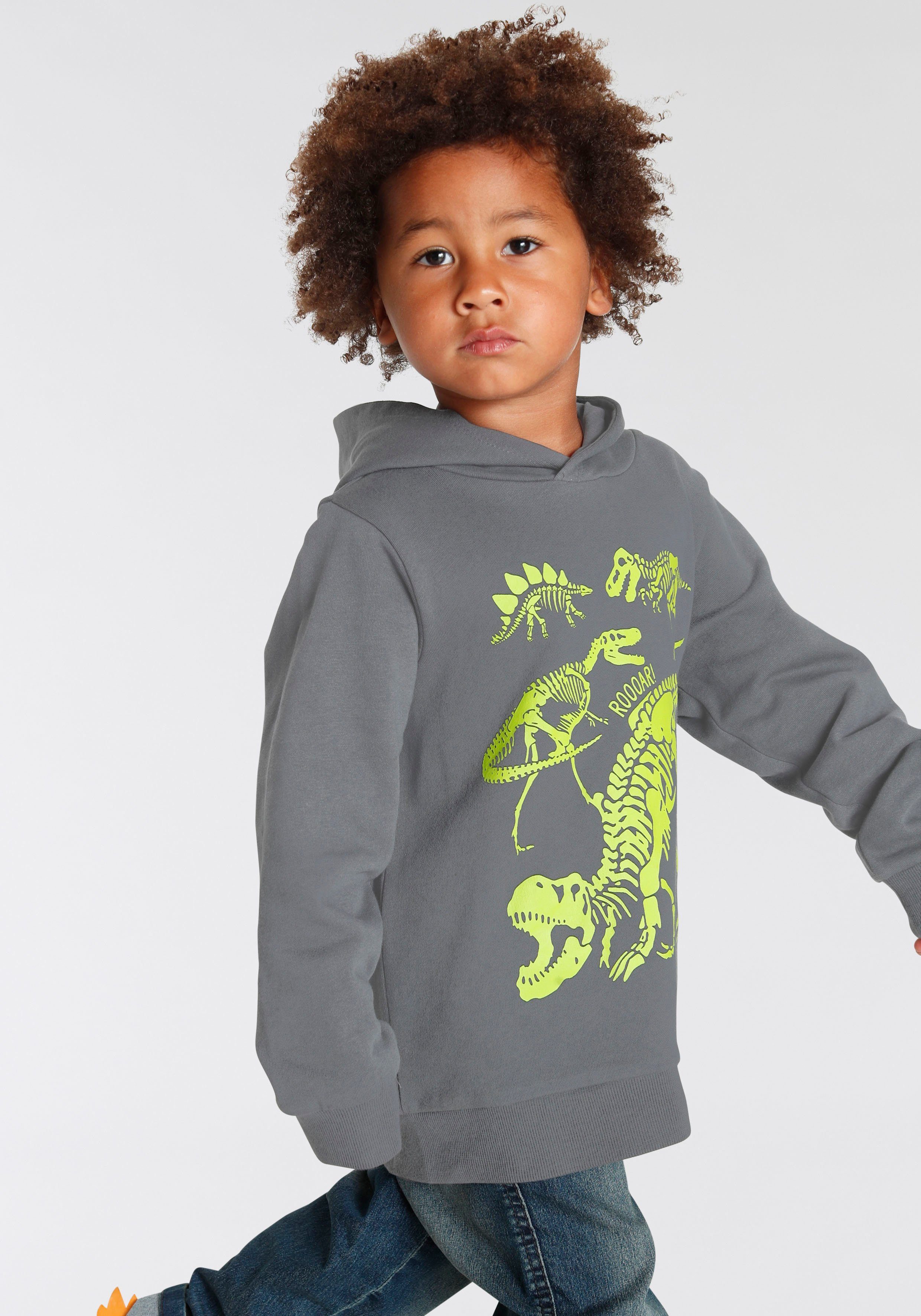 KIDSWORLD Kapuzensweatshirt DINO Langarm, Basic-Passform, mit stylischem Druck, aus Baumwolle – Bild 5 von 5