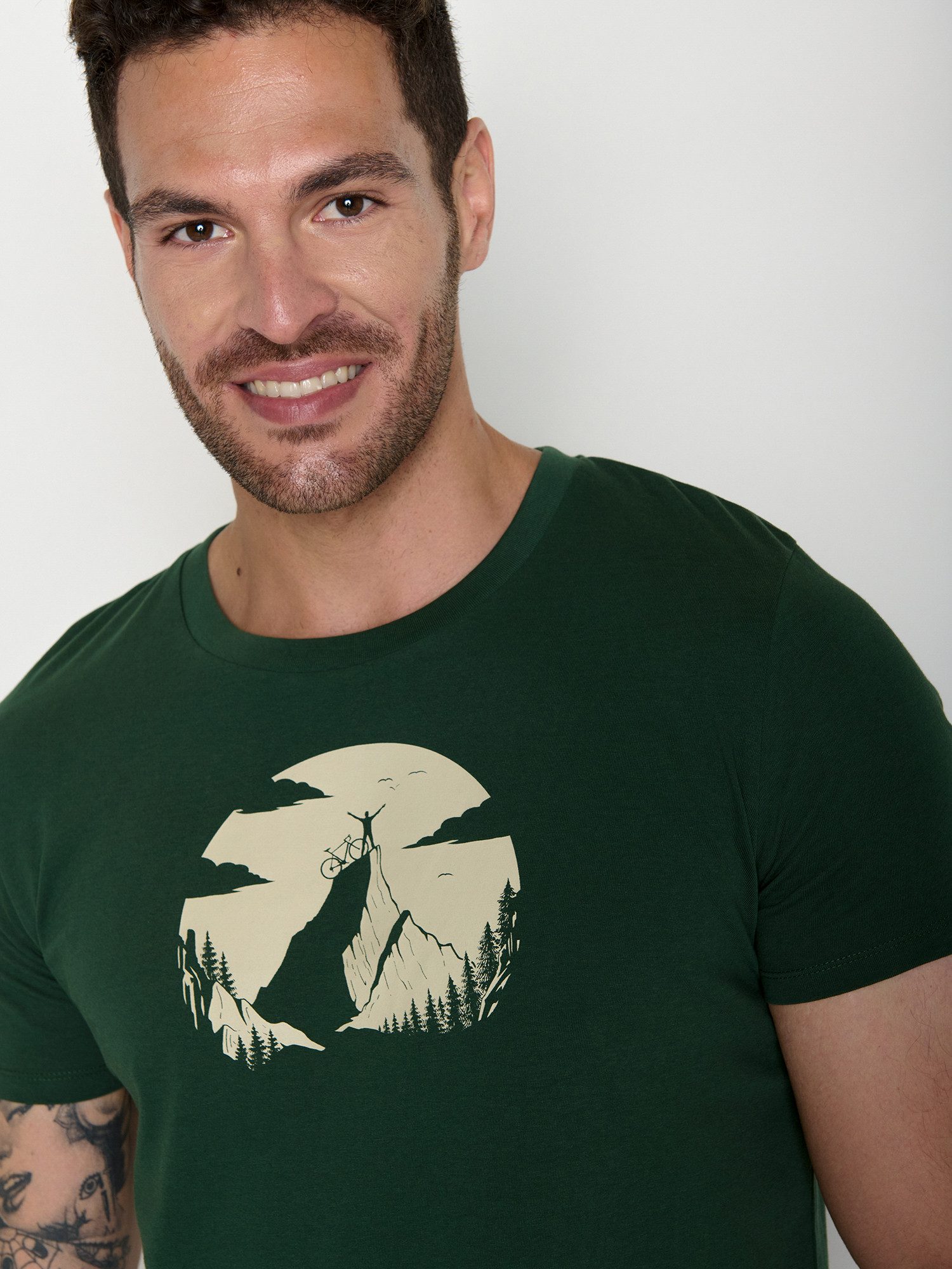 GreenBomb T-Shirt Guide Nature Clouds Ride Motiv Natur (1-tlg., 1) klassischer Schnitt, tailliert, Rundhalsausschnitt, Bio-Baumwolle