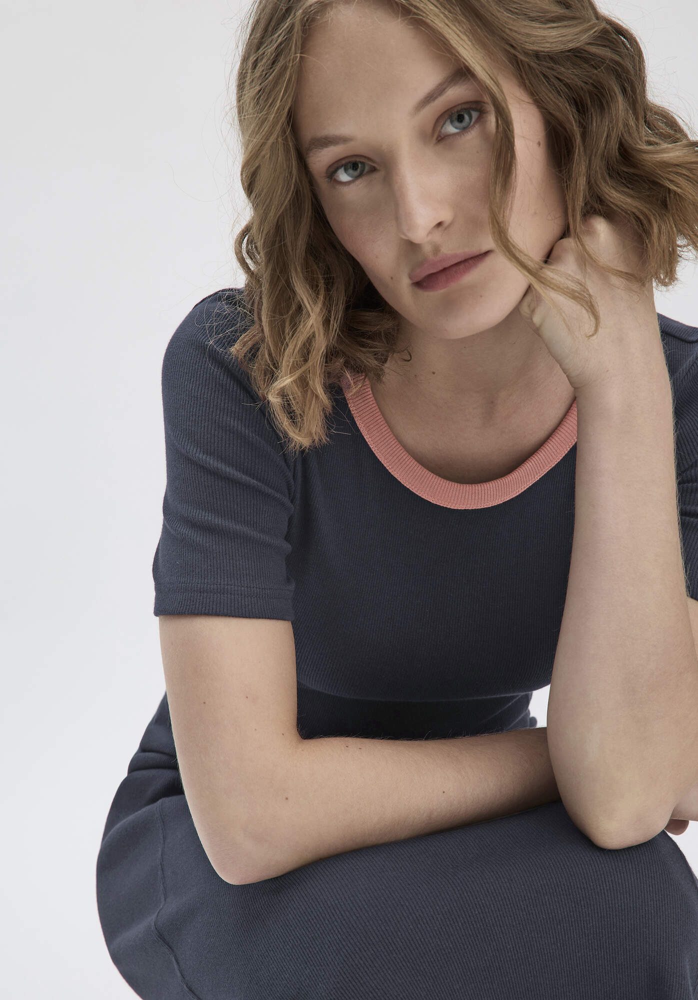 Hessnatur Jerseykleid Slim aus Bio-Baumwolle (1-tlg)