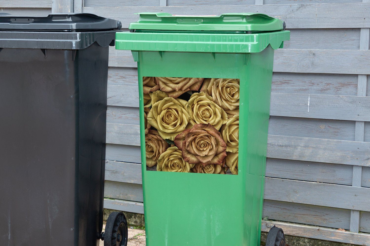 - Blumenstrauß - MuchoWow Sticker, Mülleimer-aufkleber, Gold Rosen Wandsticker St), Mülltonne, (1 Container, Abfalbehälter