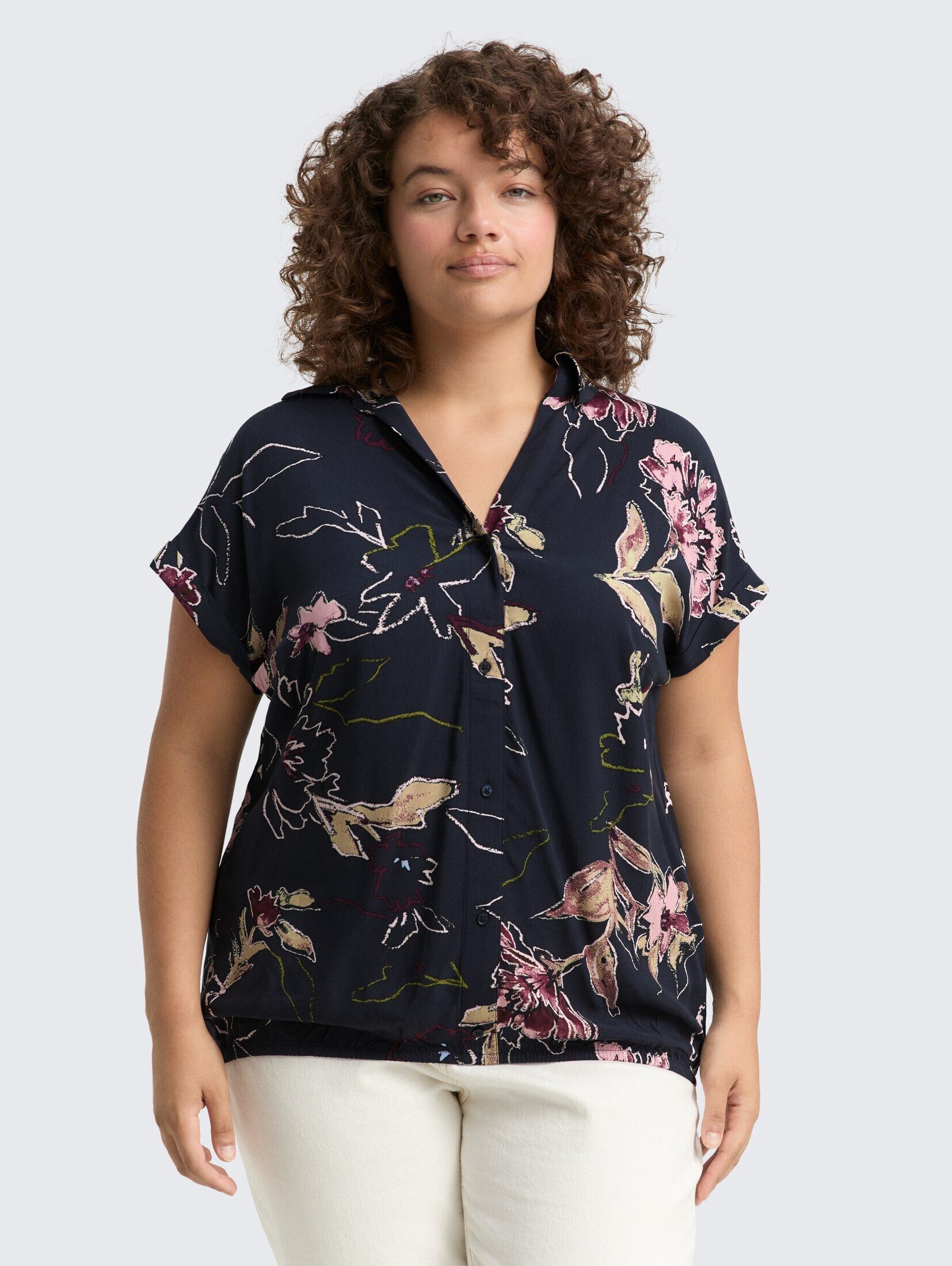 Kurzarmbluse Plus Size - Bluse mit Blumenmuster