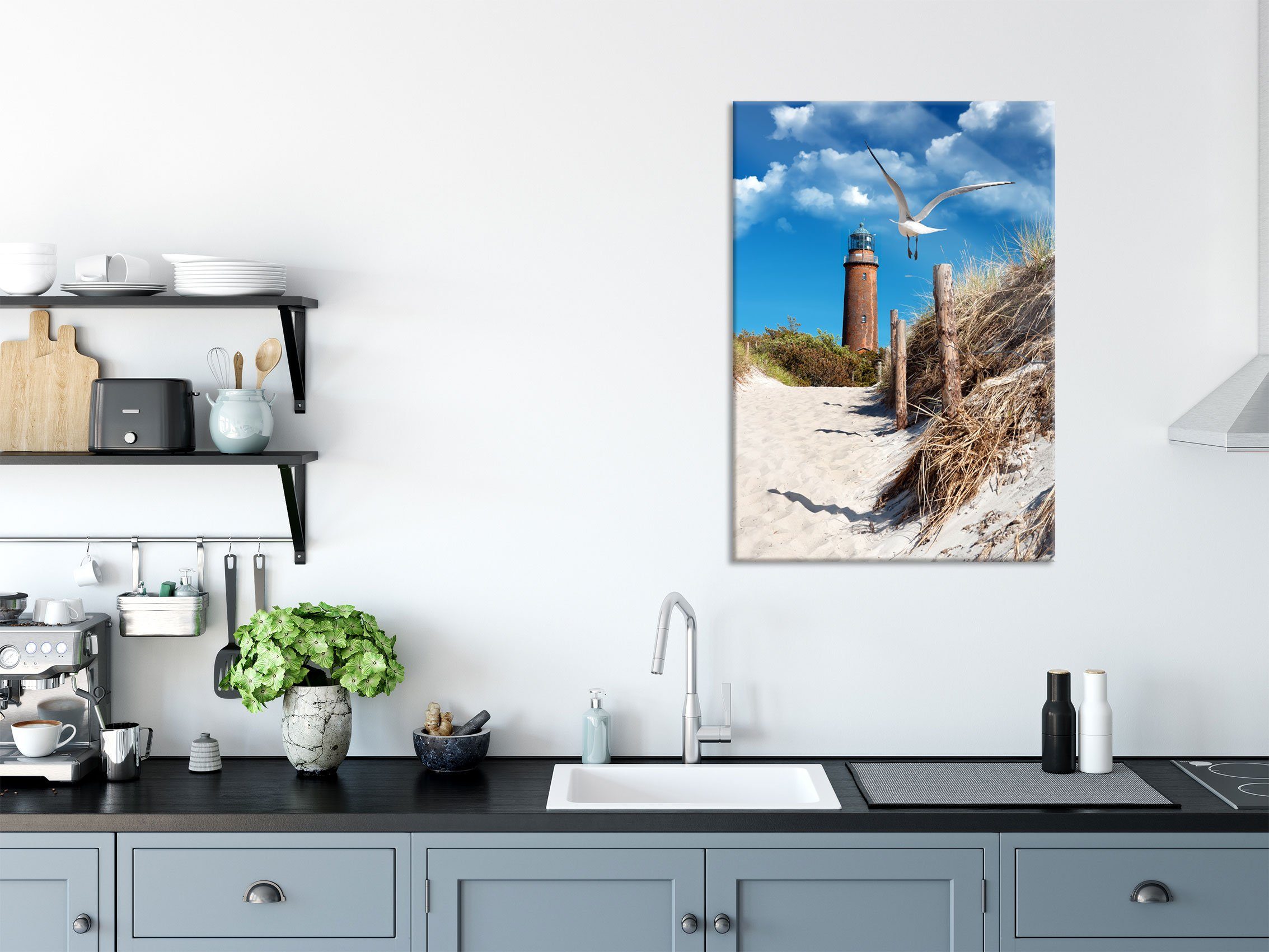 Leuchtturm Strand am Strand, Abstandshalter St), Leuchtturm und (1 Pixxprint aus am Glasbild Glasbild Schöner Aufhängungen inkl. Schöner Echtglas,