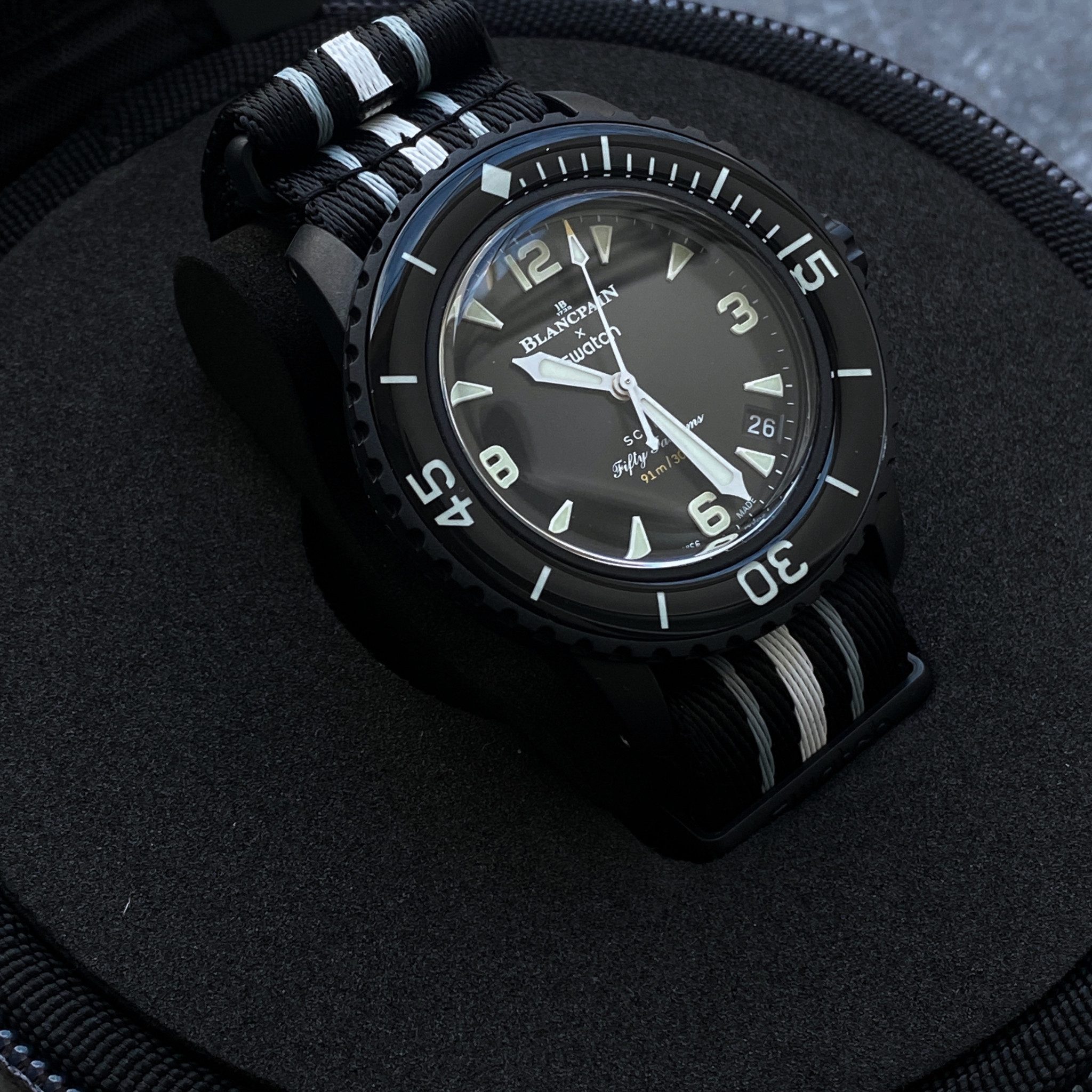 Swatch Automatikuhr Blancpain x Swatch Scuba Fifty Fathoms Ocean of Storms OCEAN OF STORMS SO35B400, Automatikuhr, 90 Stunden Gangreserve, Nivachron™-Spiralfeder