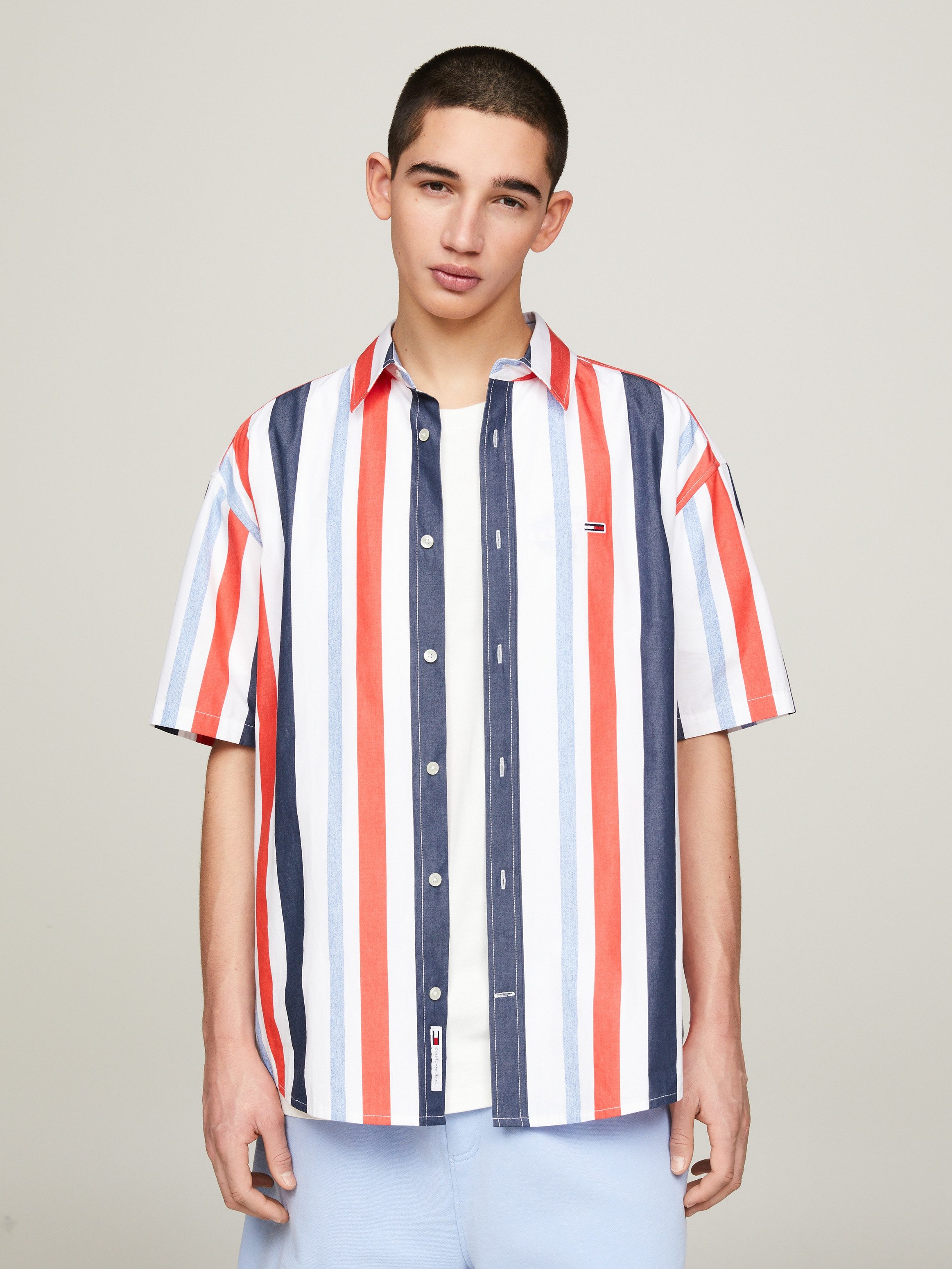 Tommy Jeans Kurzarmhemd TJM RLX STRIPES SHIRT mit mehrfarbigen Streifen