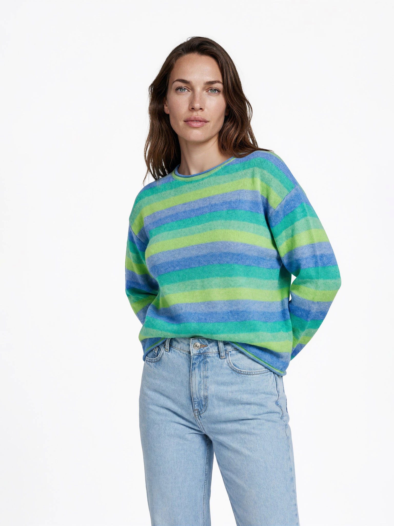 FRISTED Strickpullover Damen Lammwolle Streifen Rundhals Relaxed Fit Langarm casual Feinstrick mit sanften Farbverläufen, Rollkanten und Ziernähten