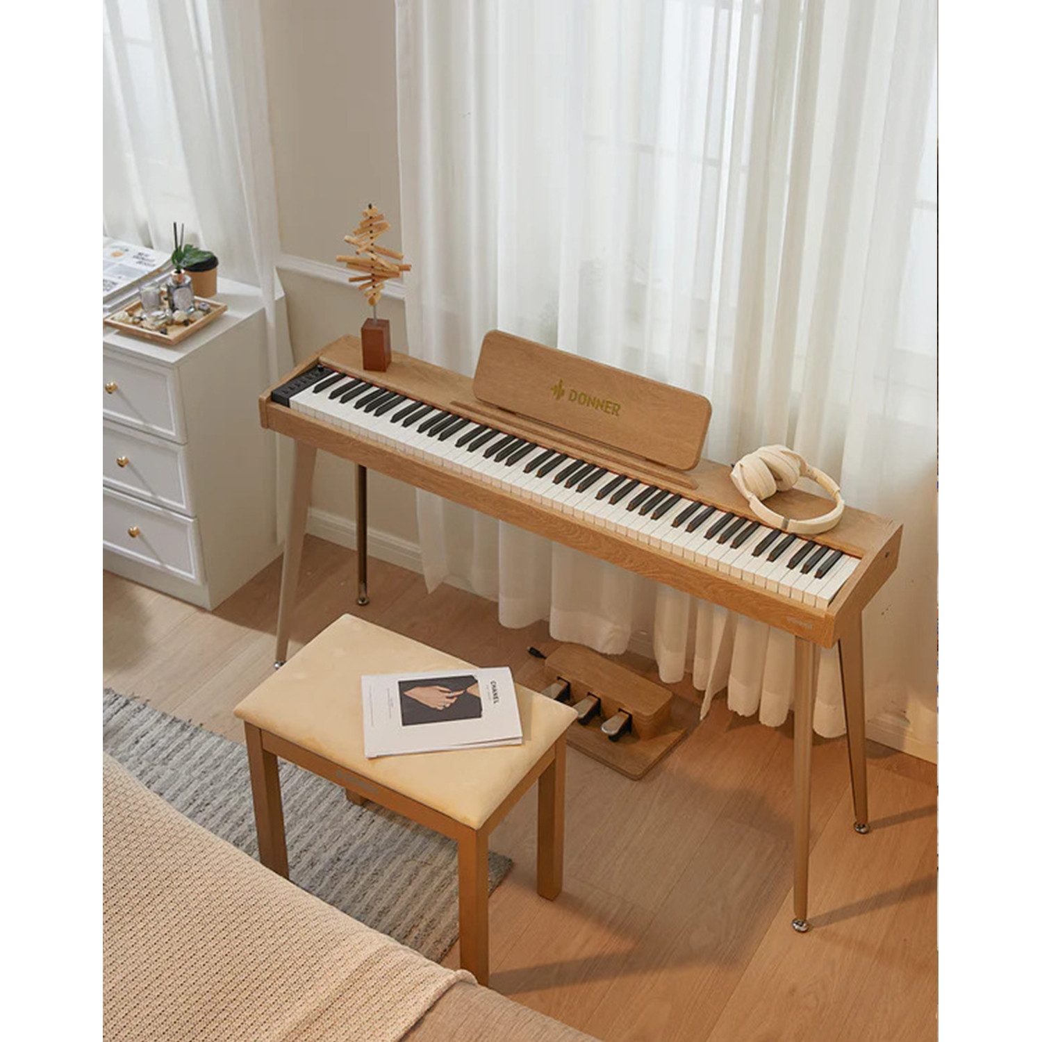 Donner Digitalpiano 88 Tasten halbgewichteter Tastatur Holzmaserung Keyboard DDP-60 (SET, 3-Pedal-Einheit,Netzadapter, Notenständer, Produktanleitung), 128 Stimmen, 83 Rhythmen, 8 Reverb-Effekten, 5 Stärkekurven