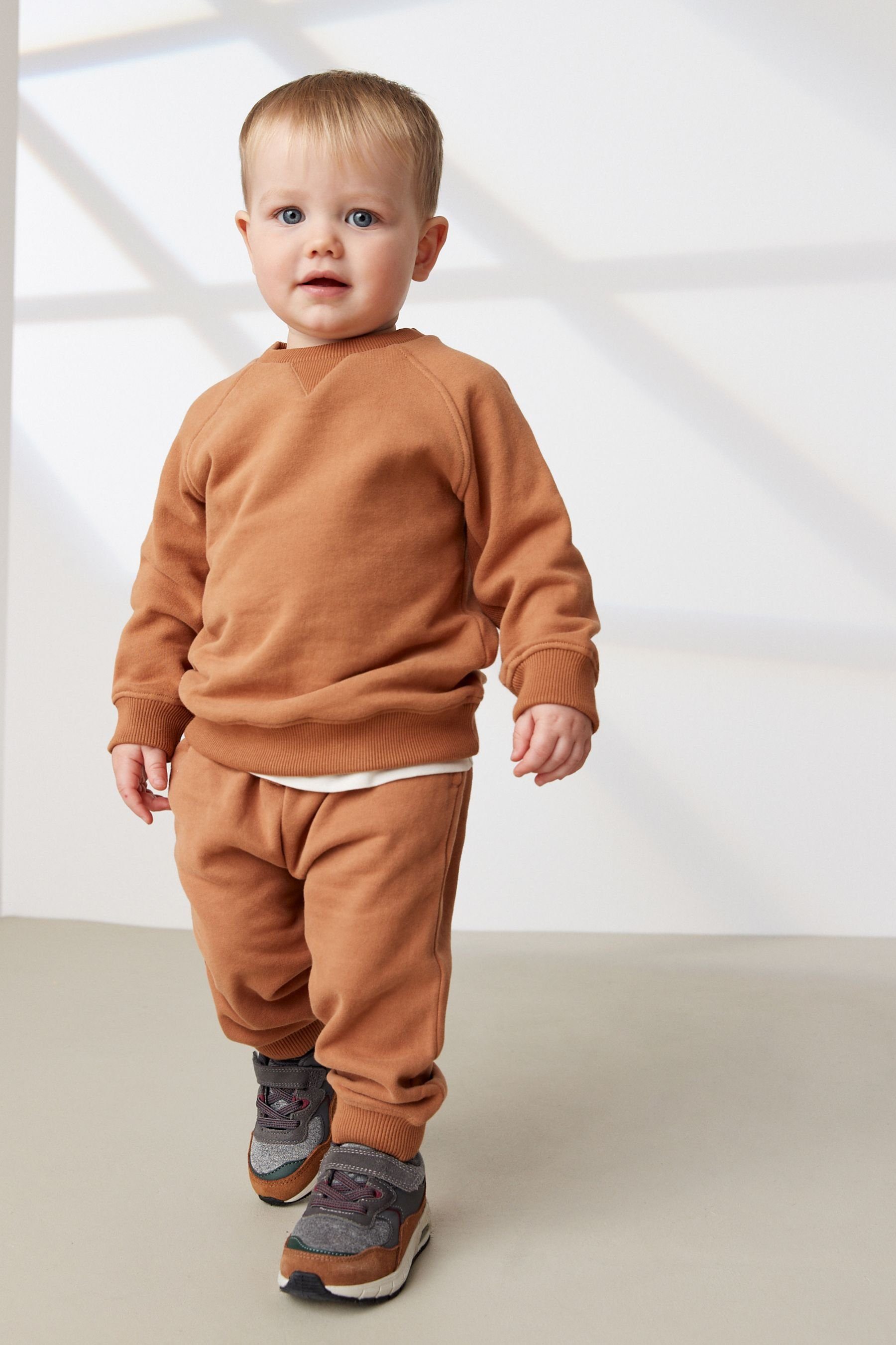 Tan Weiches Next Oversized-Sweatshirt und Brown Jogginghose (2-tlg) Sweatanzug