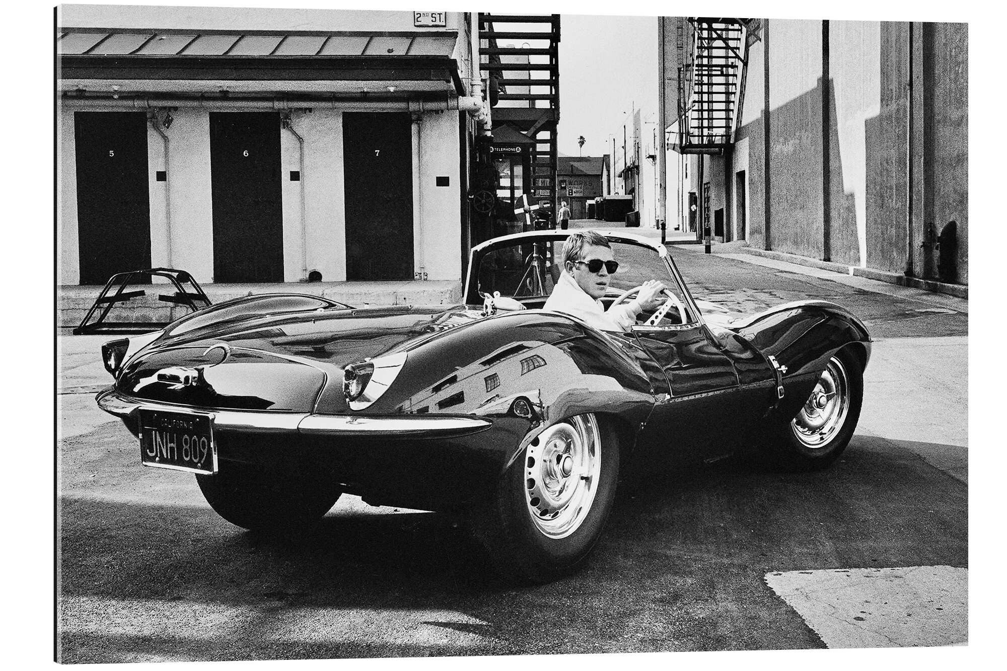 Posterlounge Wandbild Steve McQueen im Jaguar, Celebrity Collection, erhältlich als Poster, Leinwandbild, Wandsticker oder Acrylglasbild
