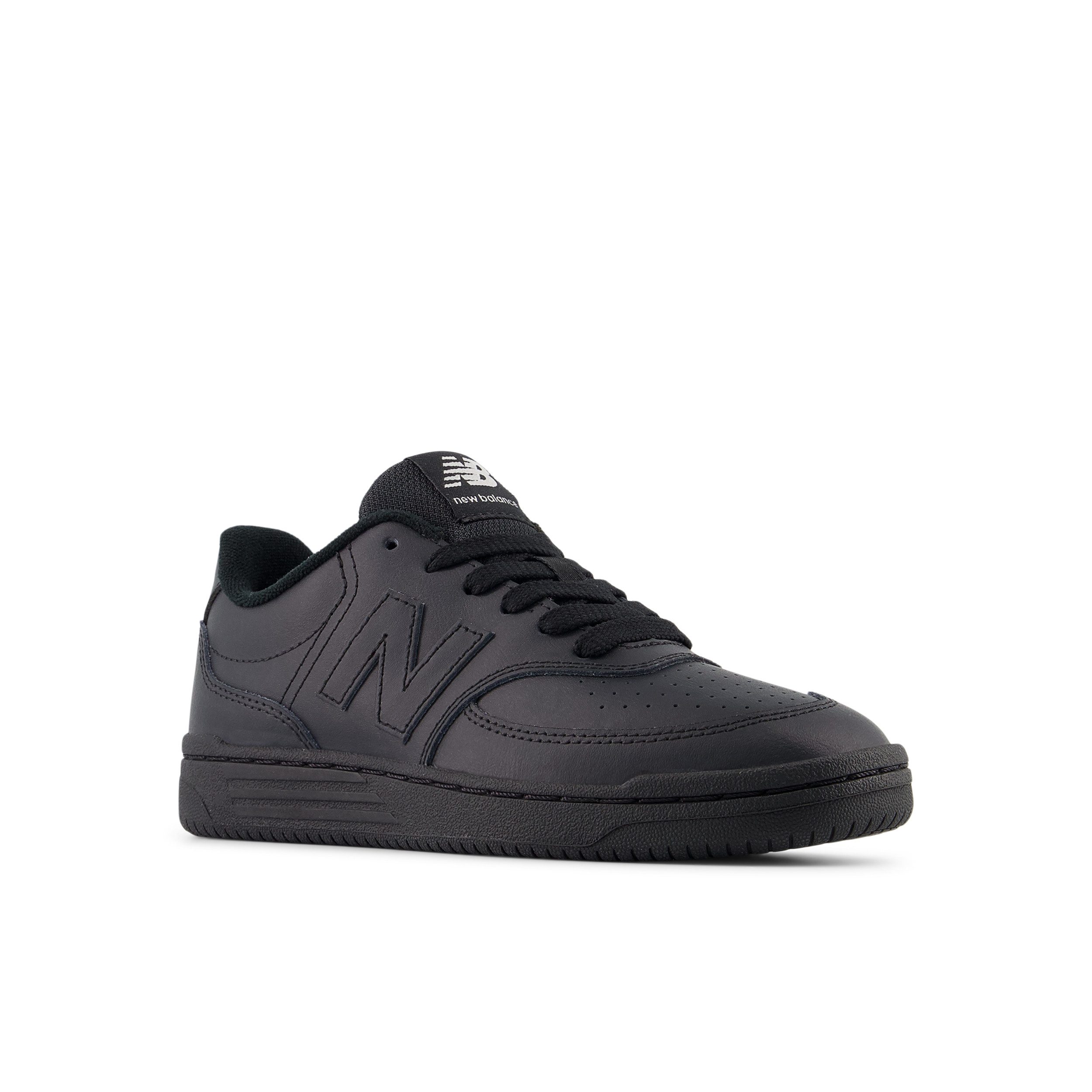 New Balance BB80 Sneaker für Kinder und Jugendliche entwickelt, mit Gummilaufsohle