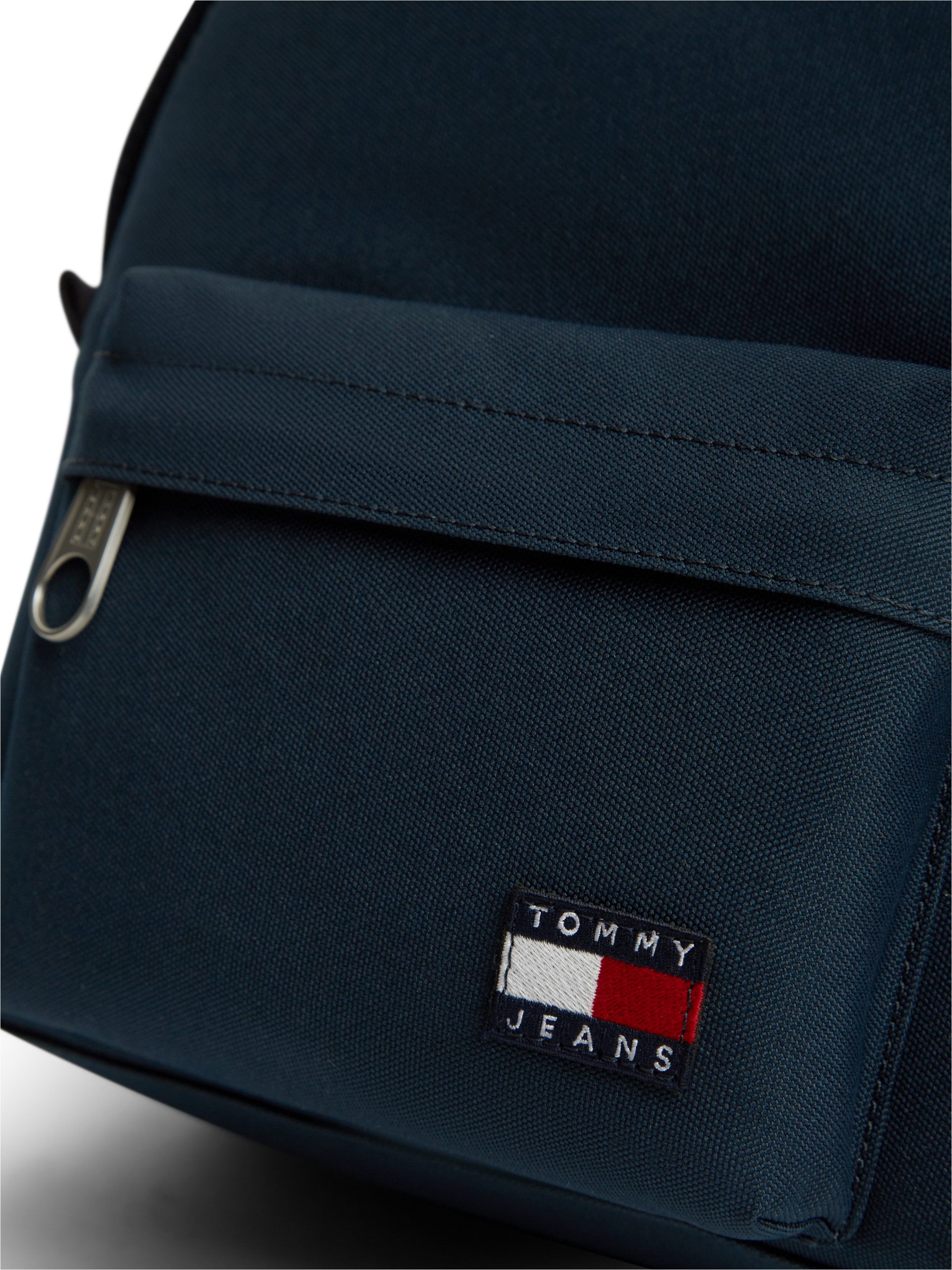 Tommy Jeans Cityrucksack TJW ESS DAILY DOME BACKPACK, Damen Freizeitrucksack mit typischem Logo-Aufnäher – Bild 4 von 5