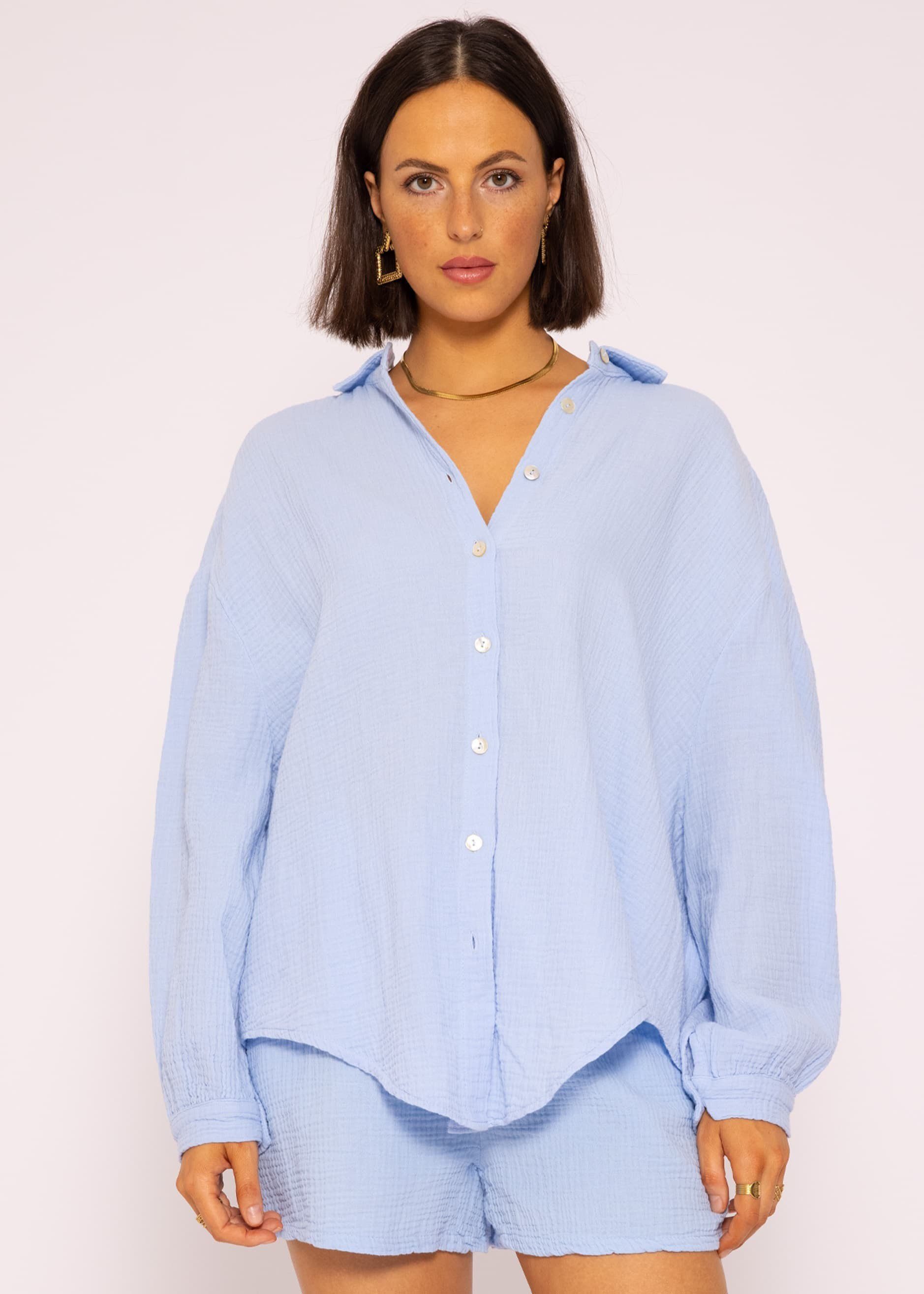 SASSYCLASSY Longbluse Oversize Musselin Bluse Damen Langarm Hemdbluse lang aus Baumwolle mit V-Ausschnitt, One Size (Gr. 36-48) Hellblau