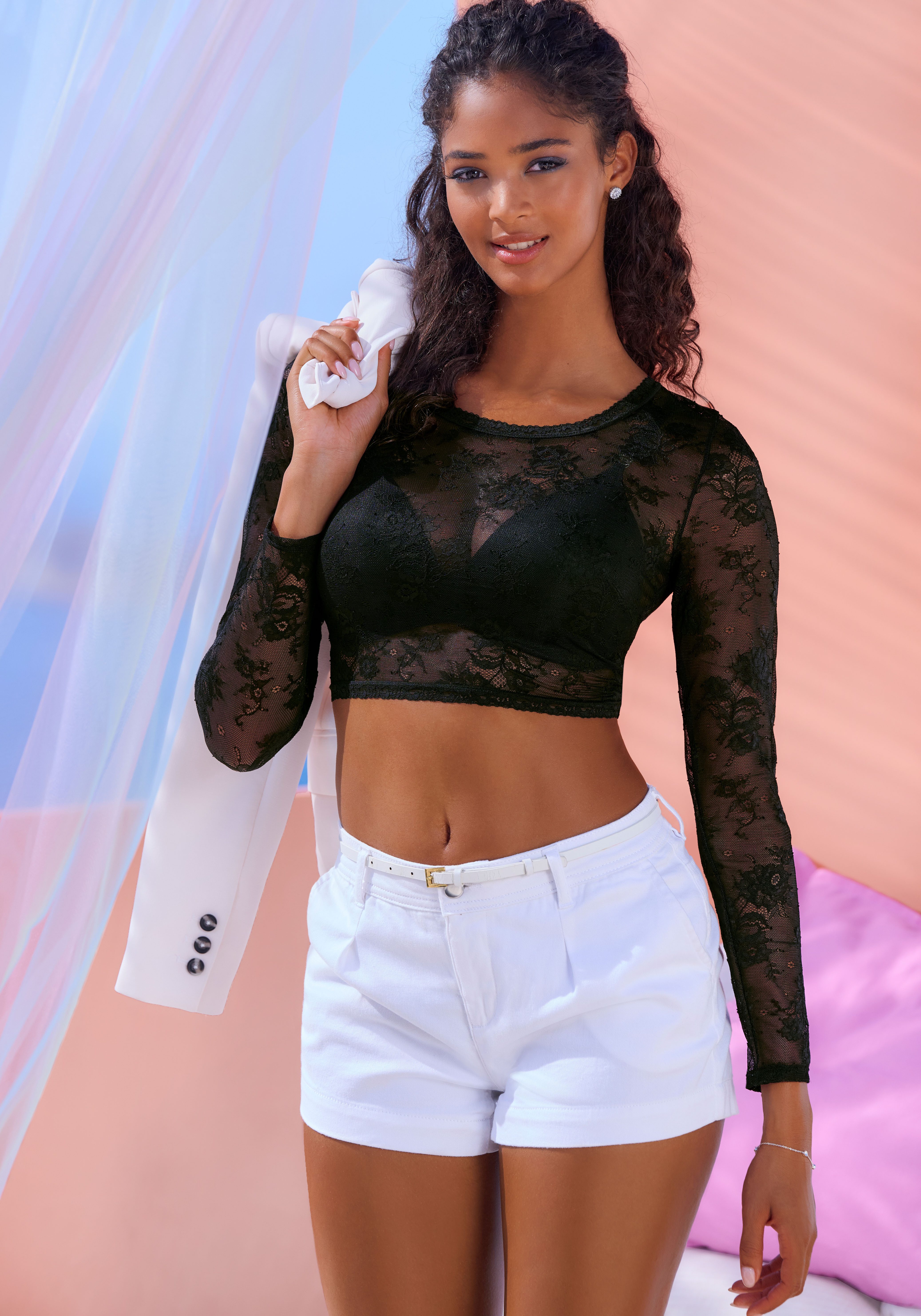 LASCANA Spitzentop mit langen Ärmeln – feminin, elegant und ideal zu kombinieren – Bild 5 von 5
