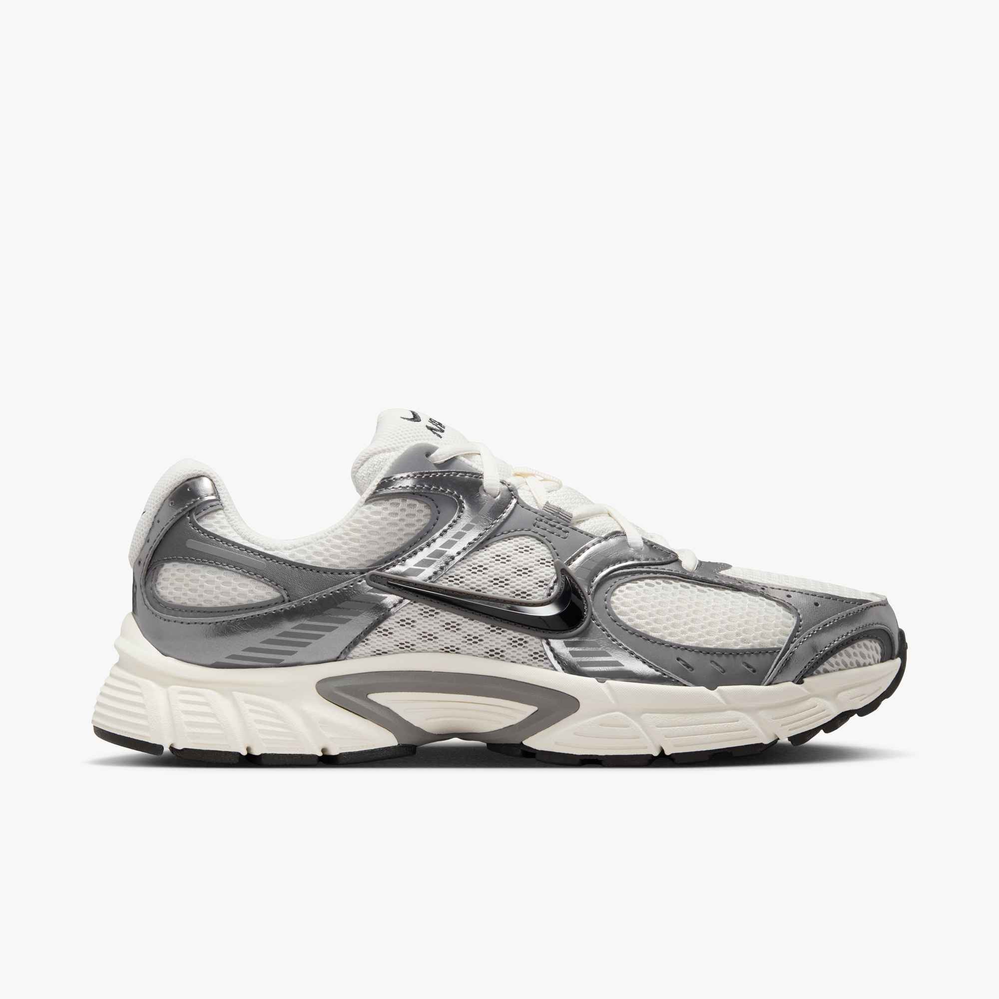 Nike Sportswear Nike V5 RNR Sneaker inspiriert vom Design des Y2K Nike Vomero 5