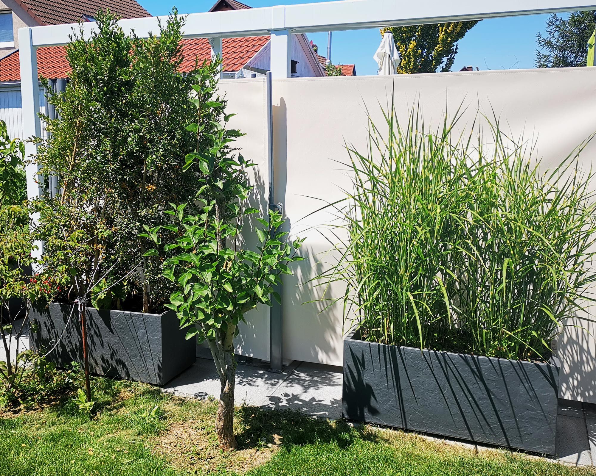 ONDIS24 Pflanzkübel Blumenkübel Blumentopf Vulkan 100cm Vulkan/Basalt Optik, mit Wasserspeicher Pflanzenkasten winterfest, 100 x 40 x 43,5 (H) cm